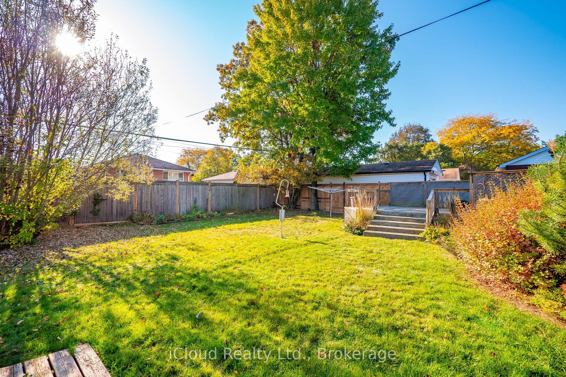 282 Kent Crescent Property Photo 46