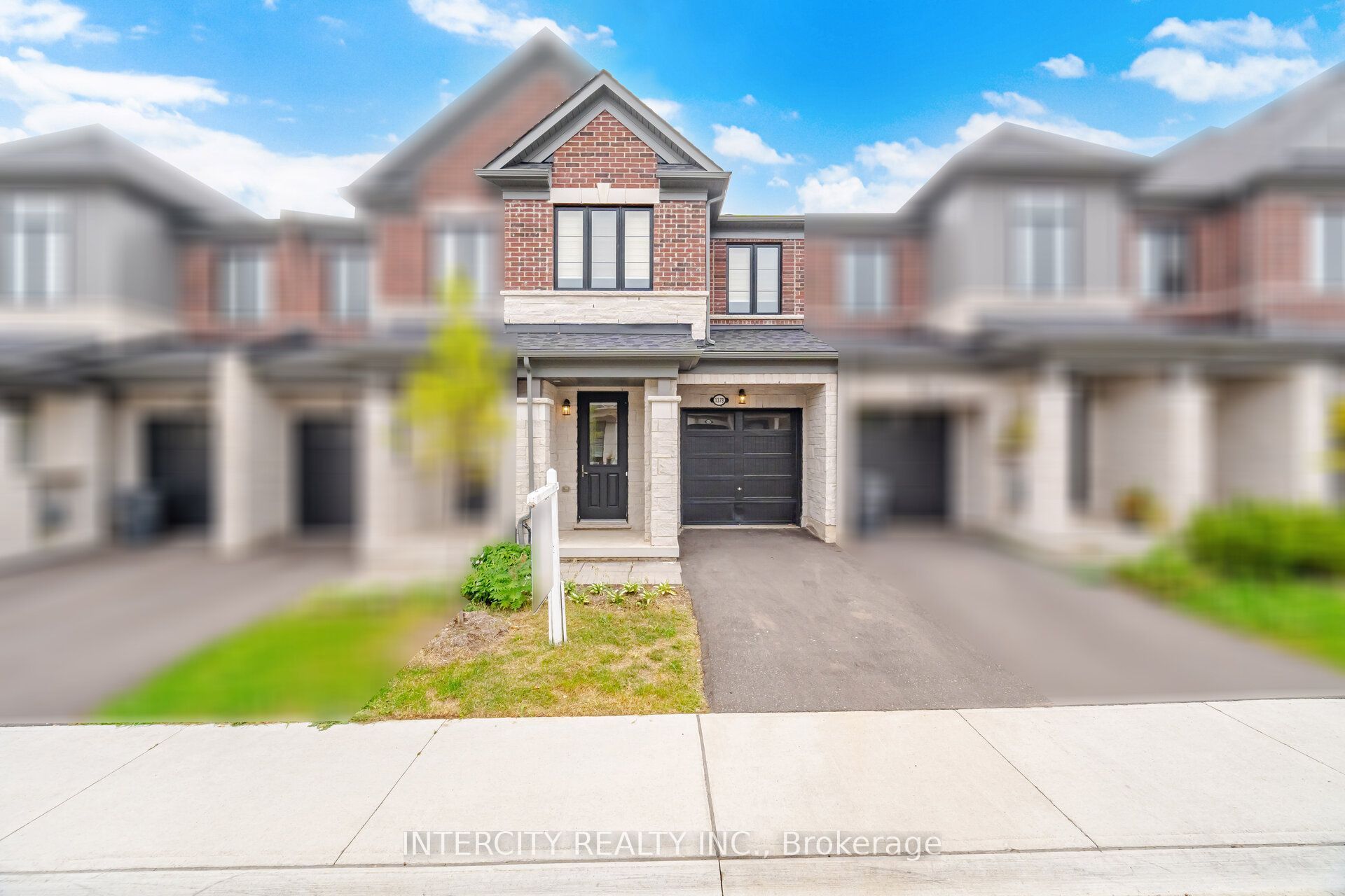1378 National Common Property Photo 2