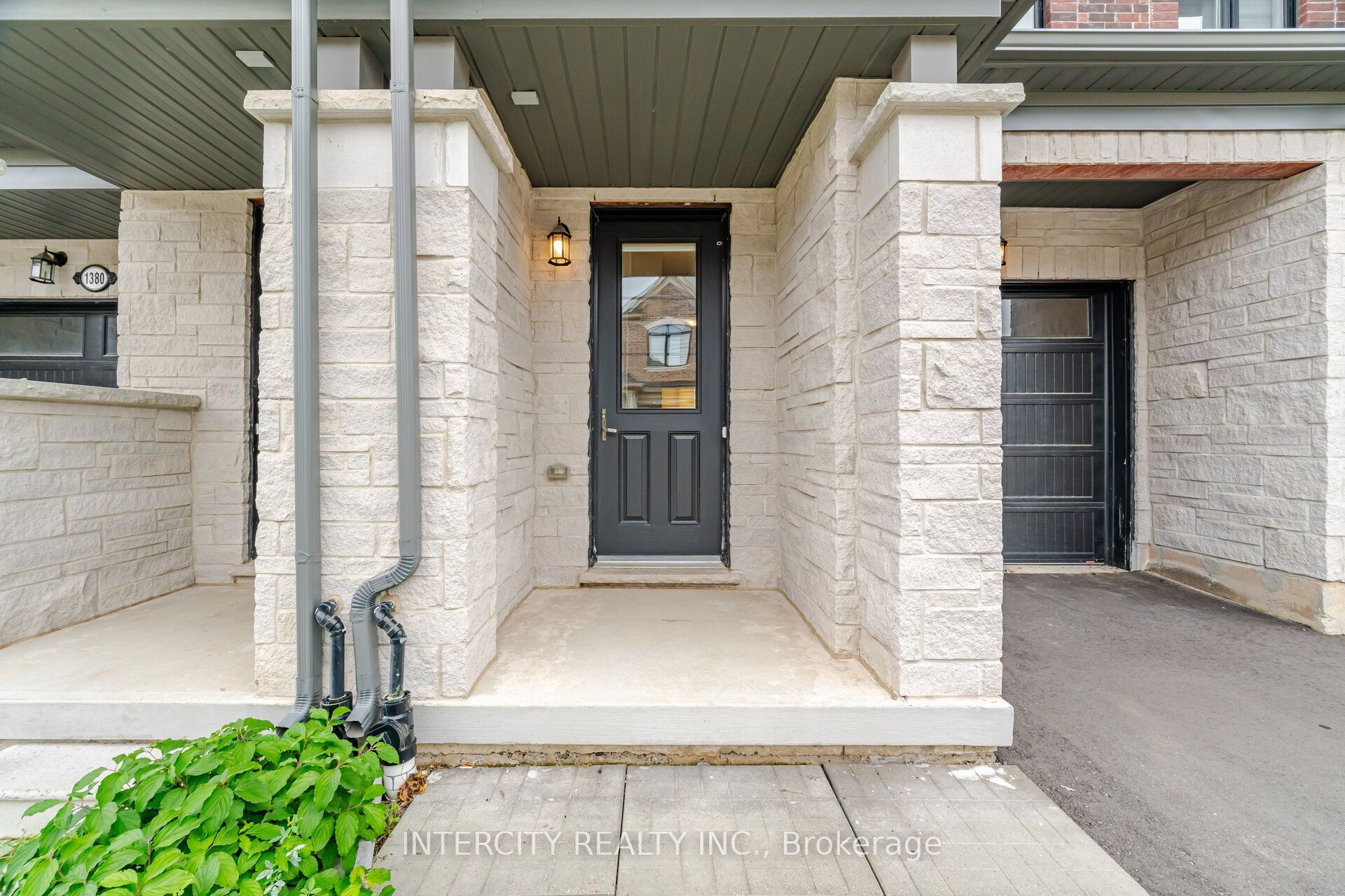 1378 National Common Property Photo 6