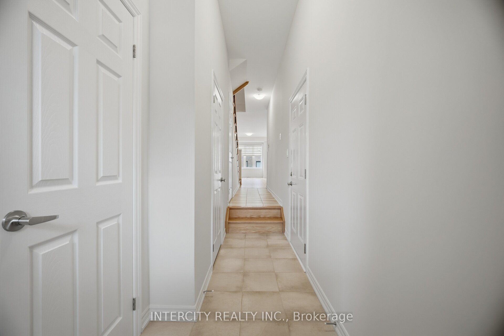 1378 National Common Property Photo 9