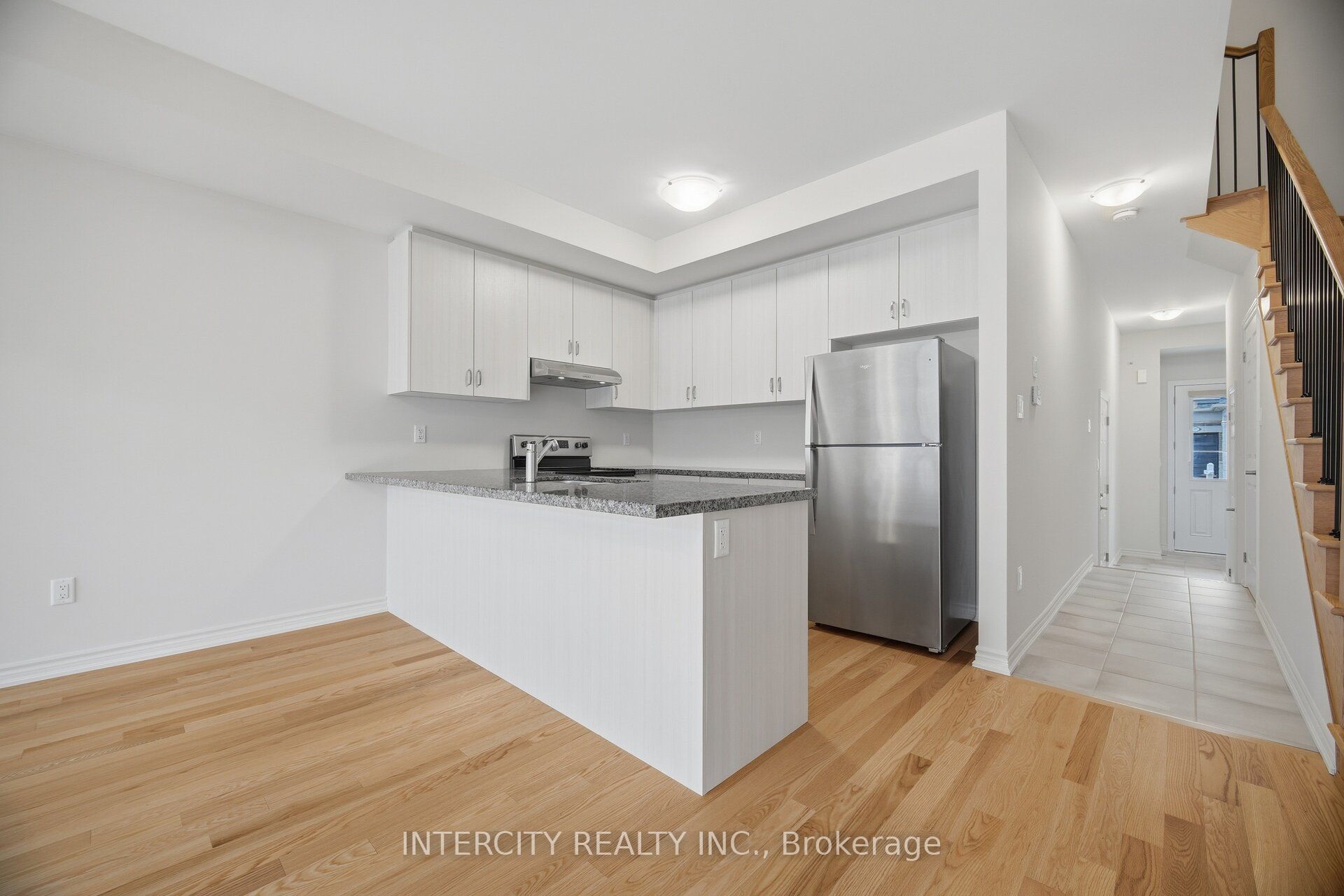 1378 National Common Property Photo 10