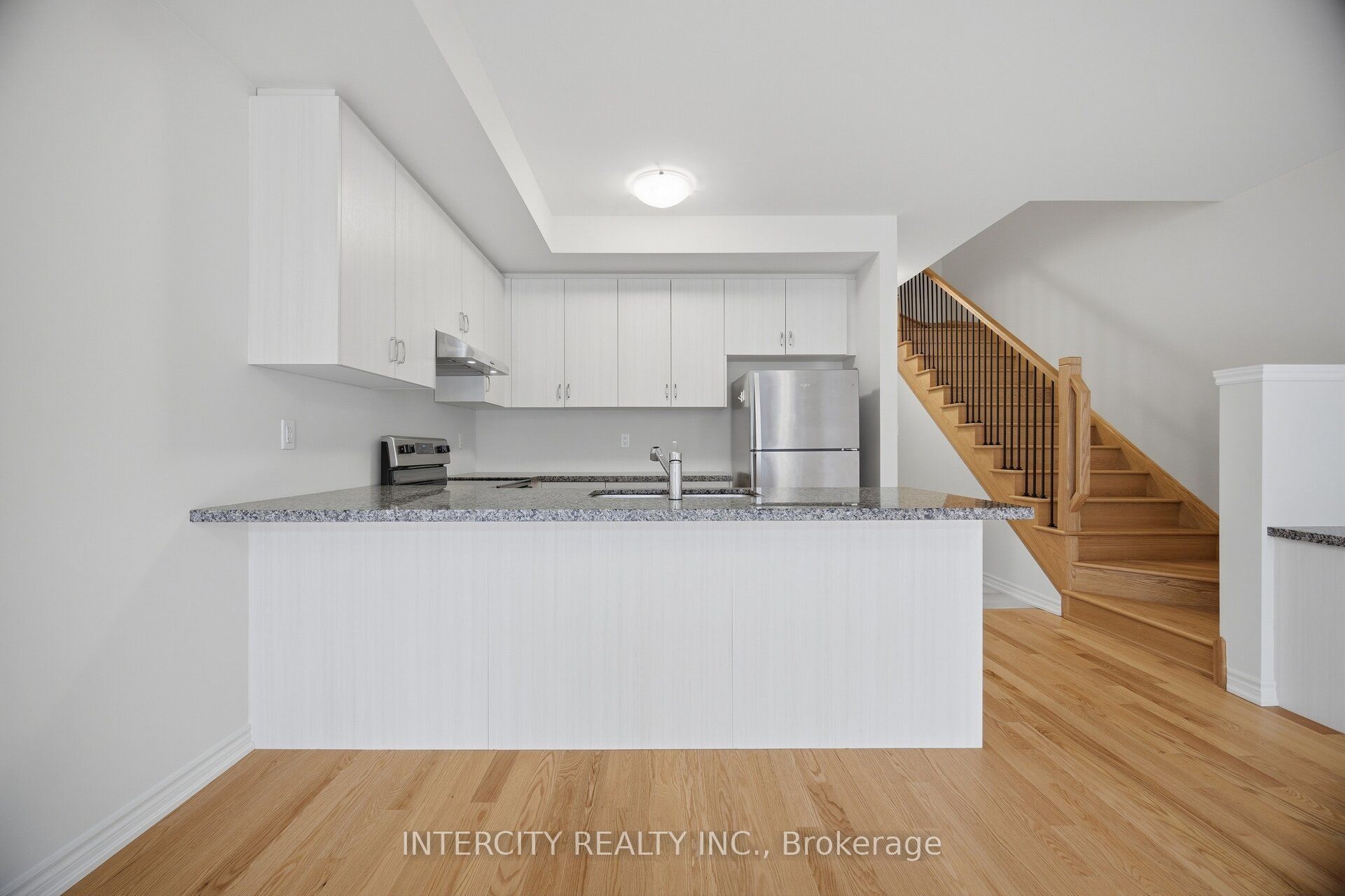 1378 National Common Property Photo 11