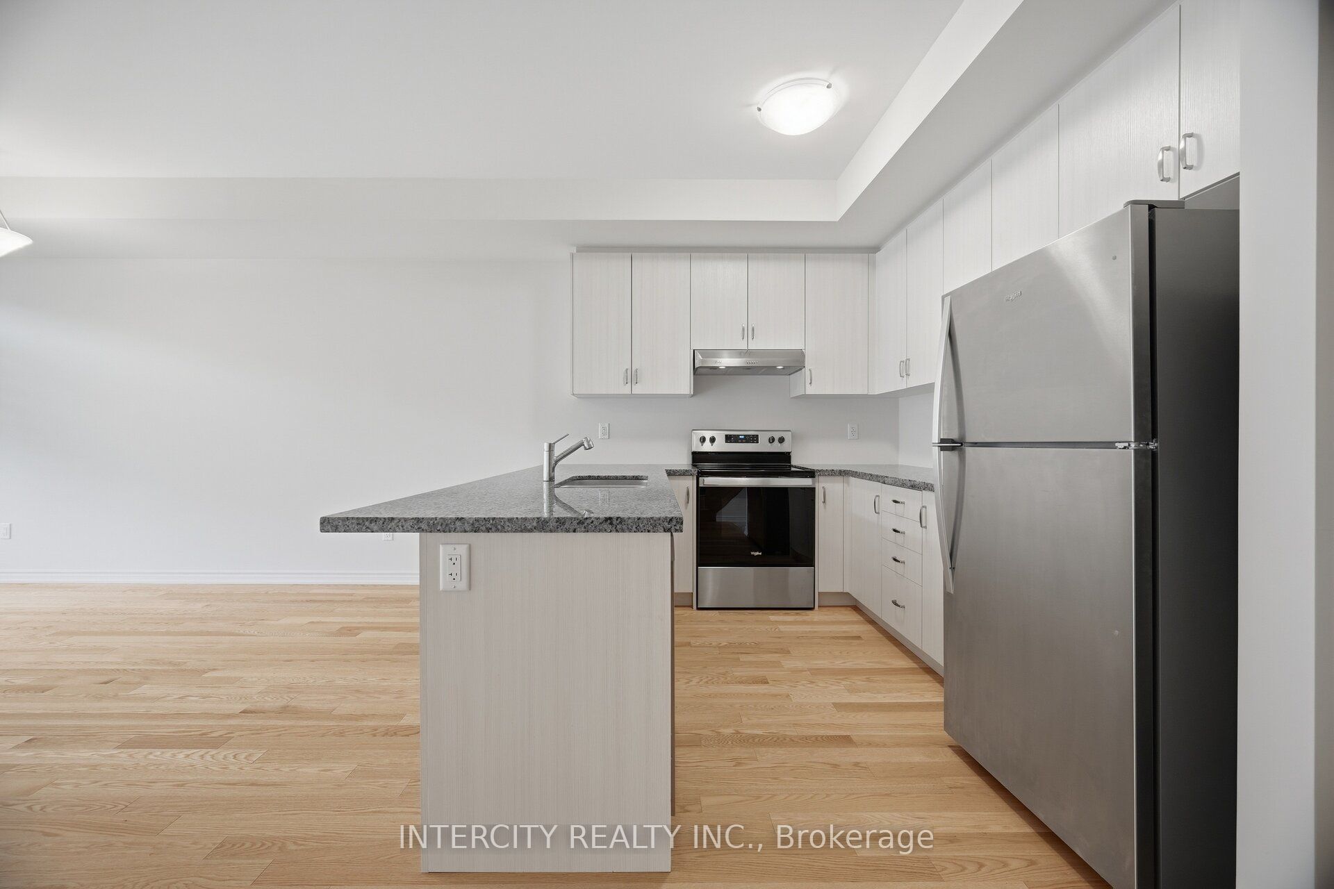 1378 National Common Property Photo 12