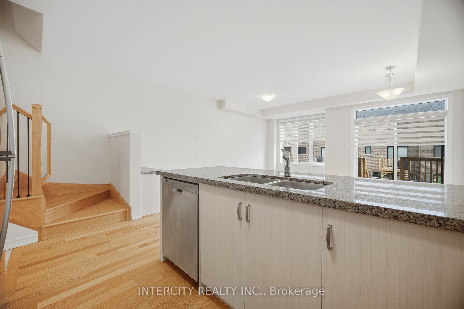 1378 National Common Property Photo 15