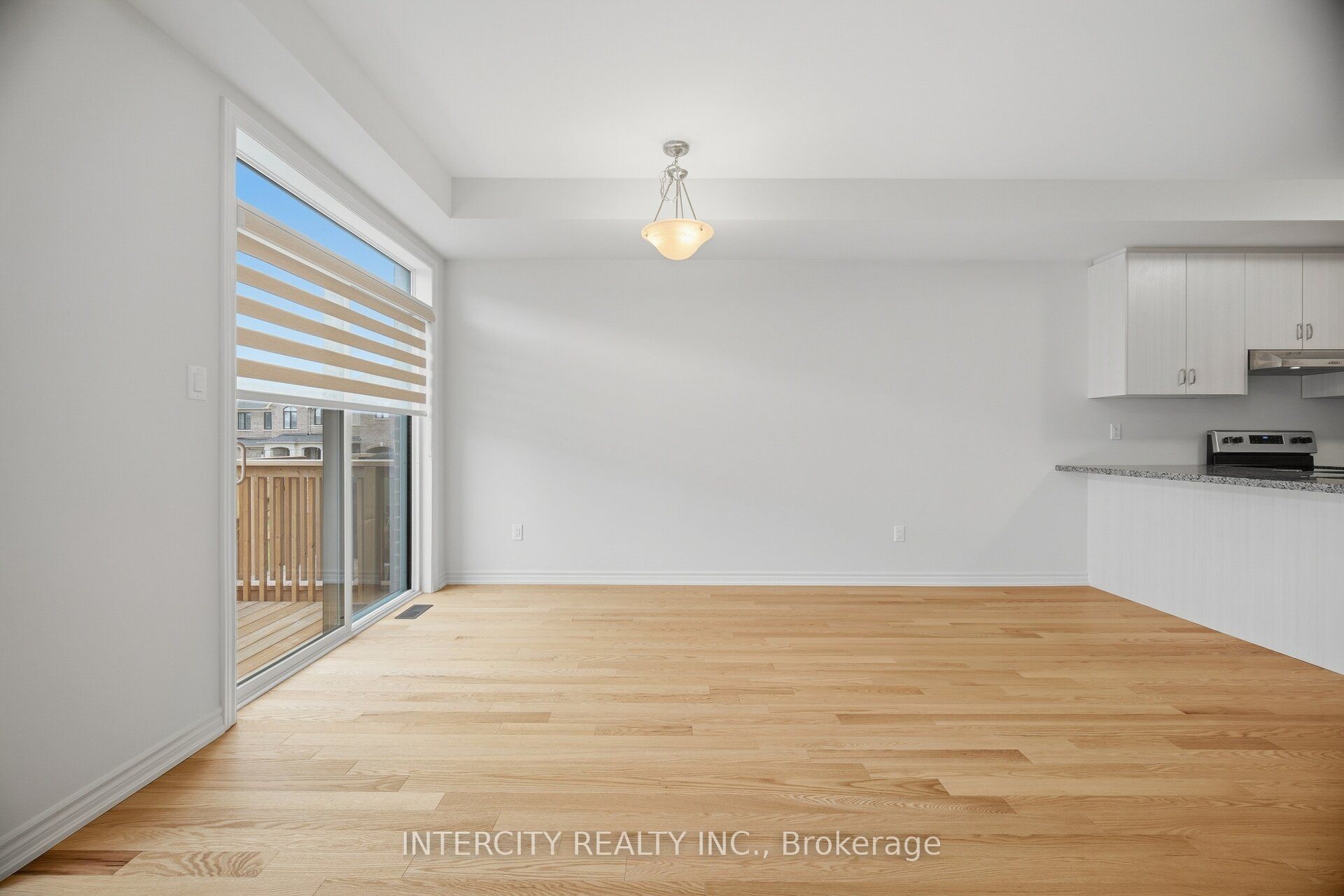 1378 National Common Property Photo 17