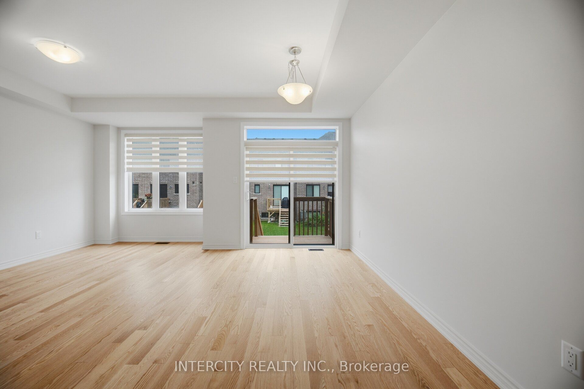 1378 National Common Property Photo 18