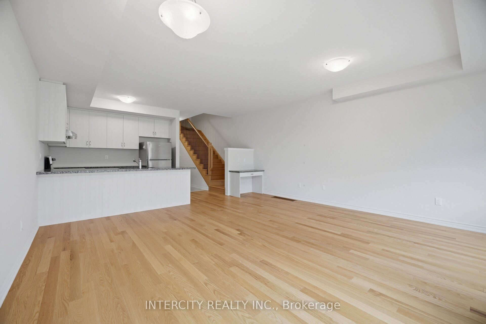 1378 National Common Property Photo 19