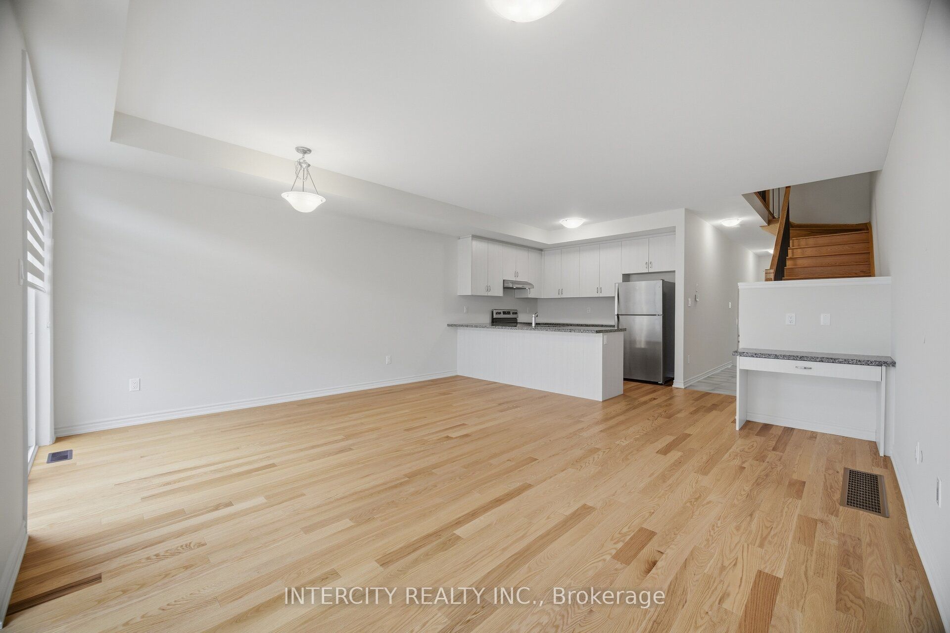 1378 National Common Property Photo 22