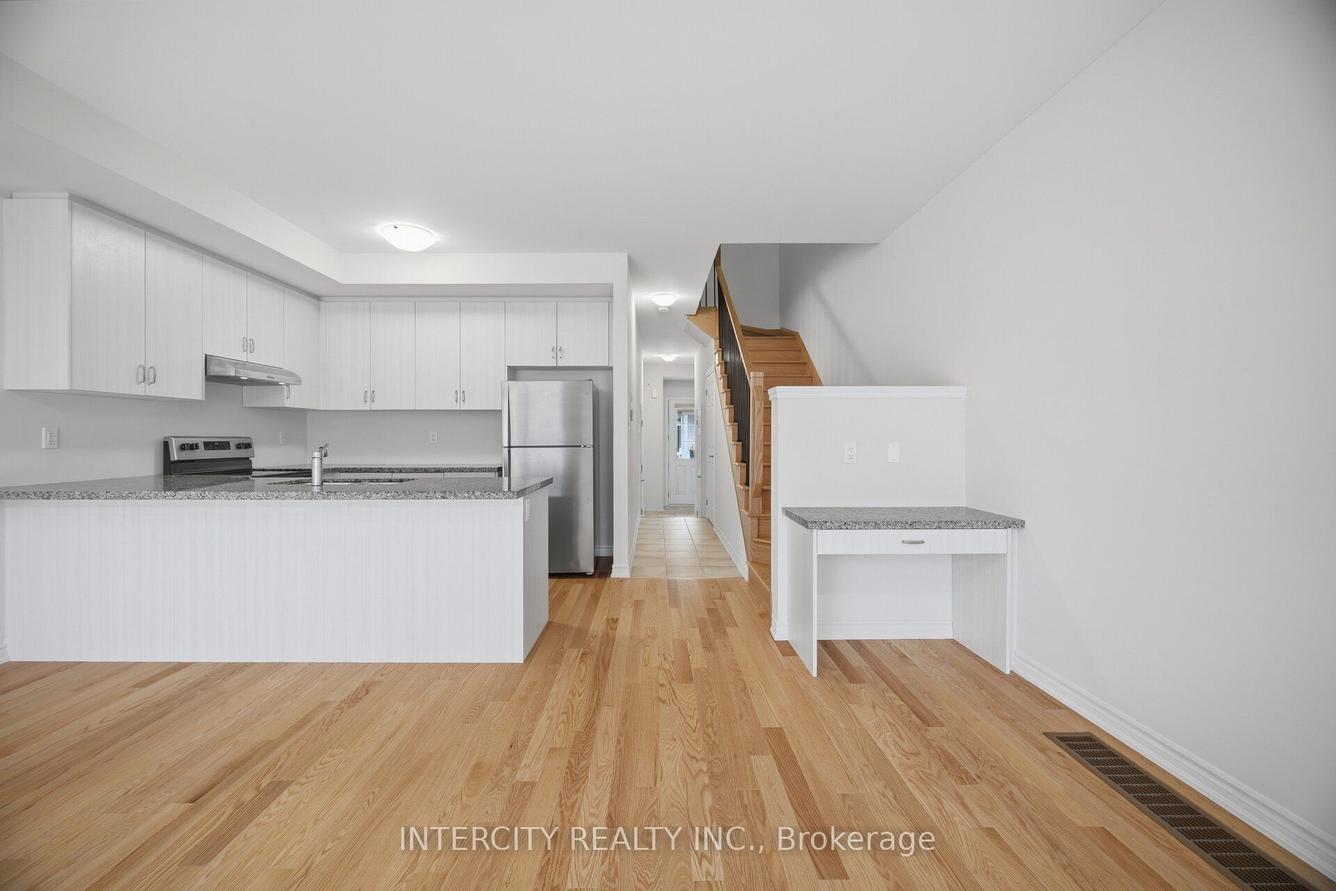 1378 National Common Property Photo 23