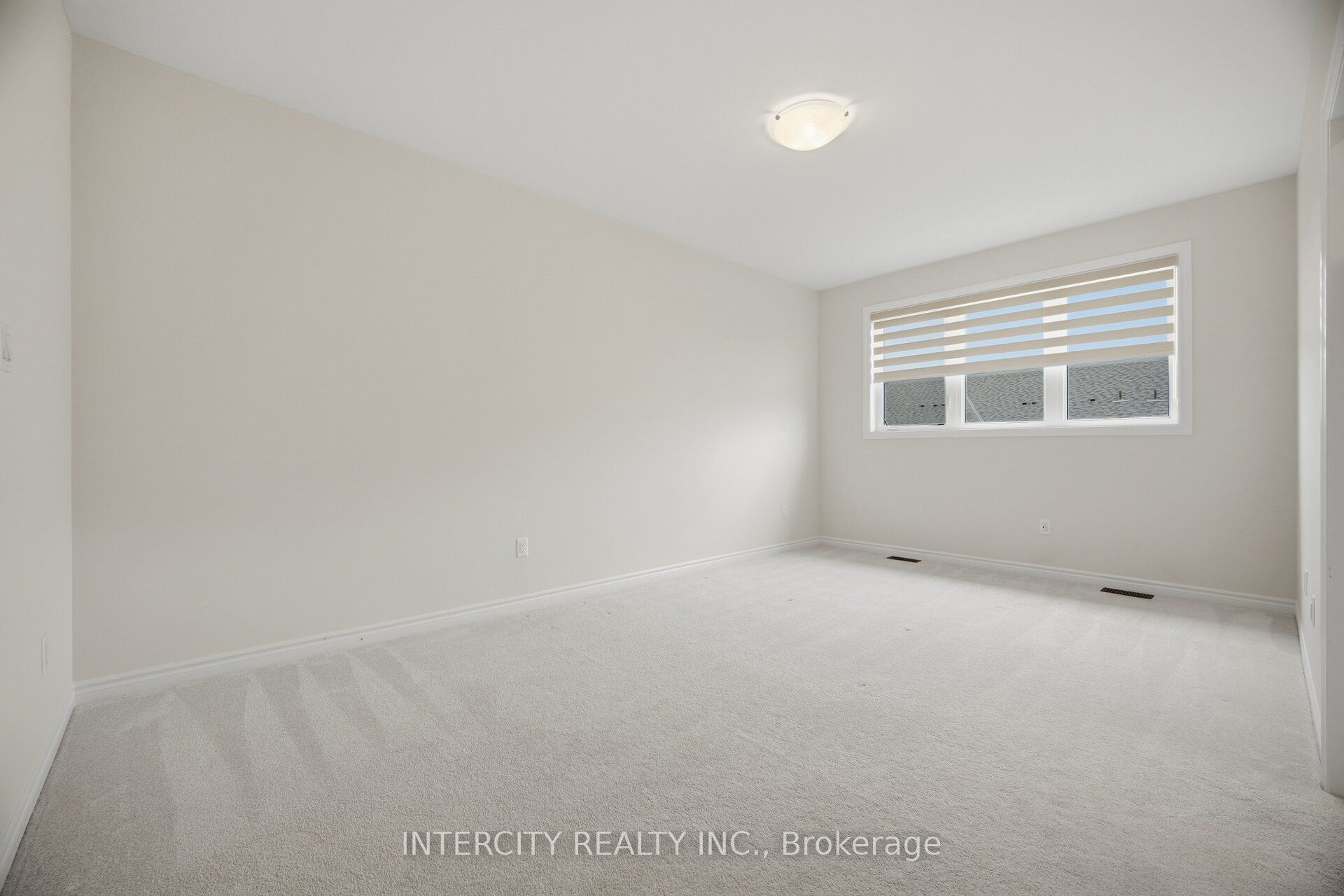 1378 National Common Property Photo 28