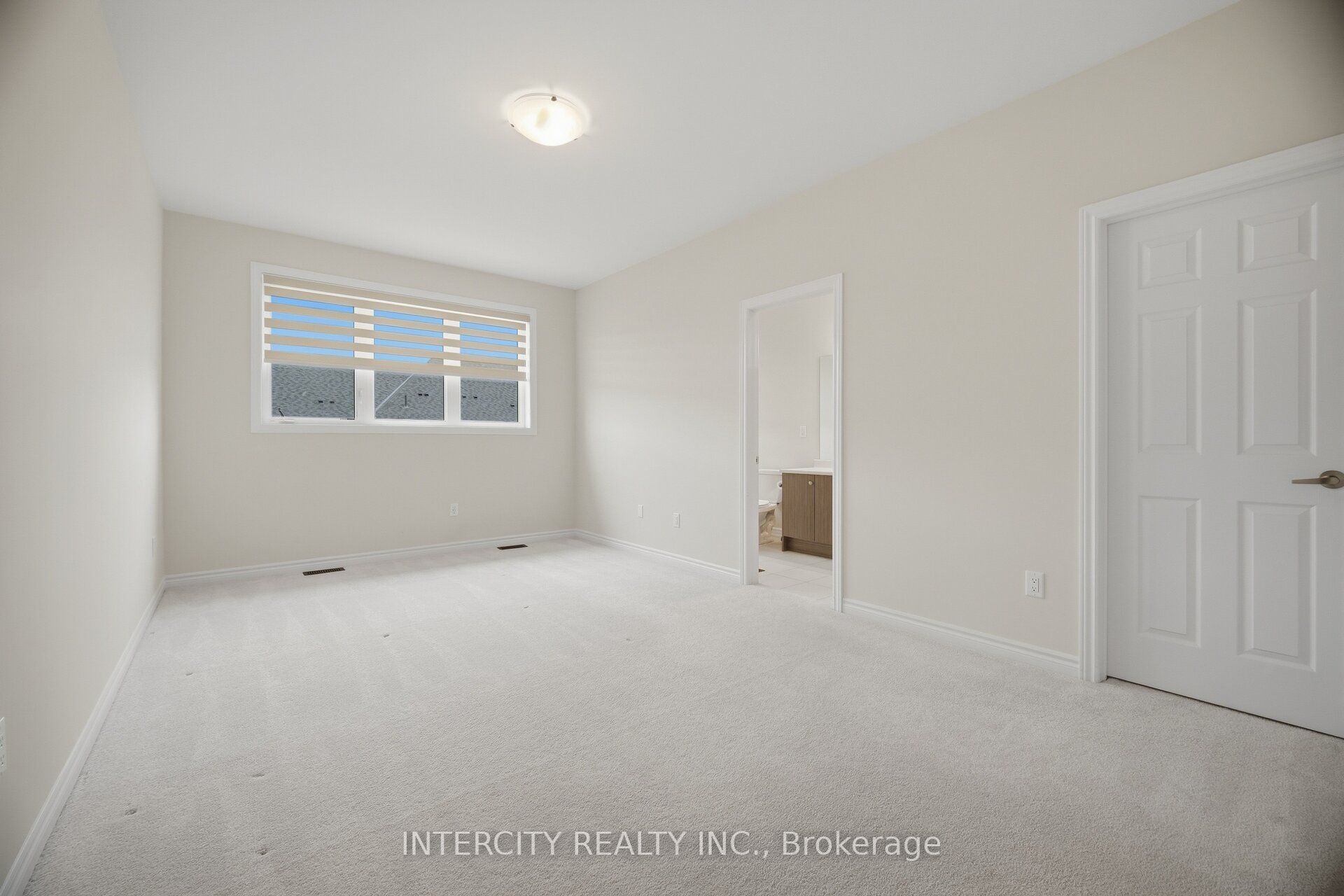 1378 National Common Property Photo 29