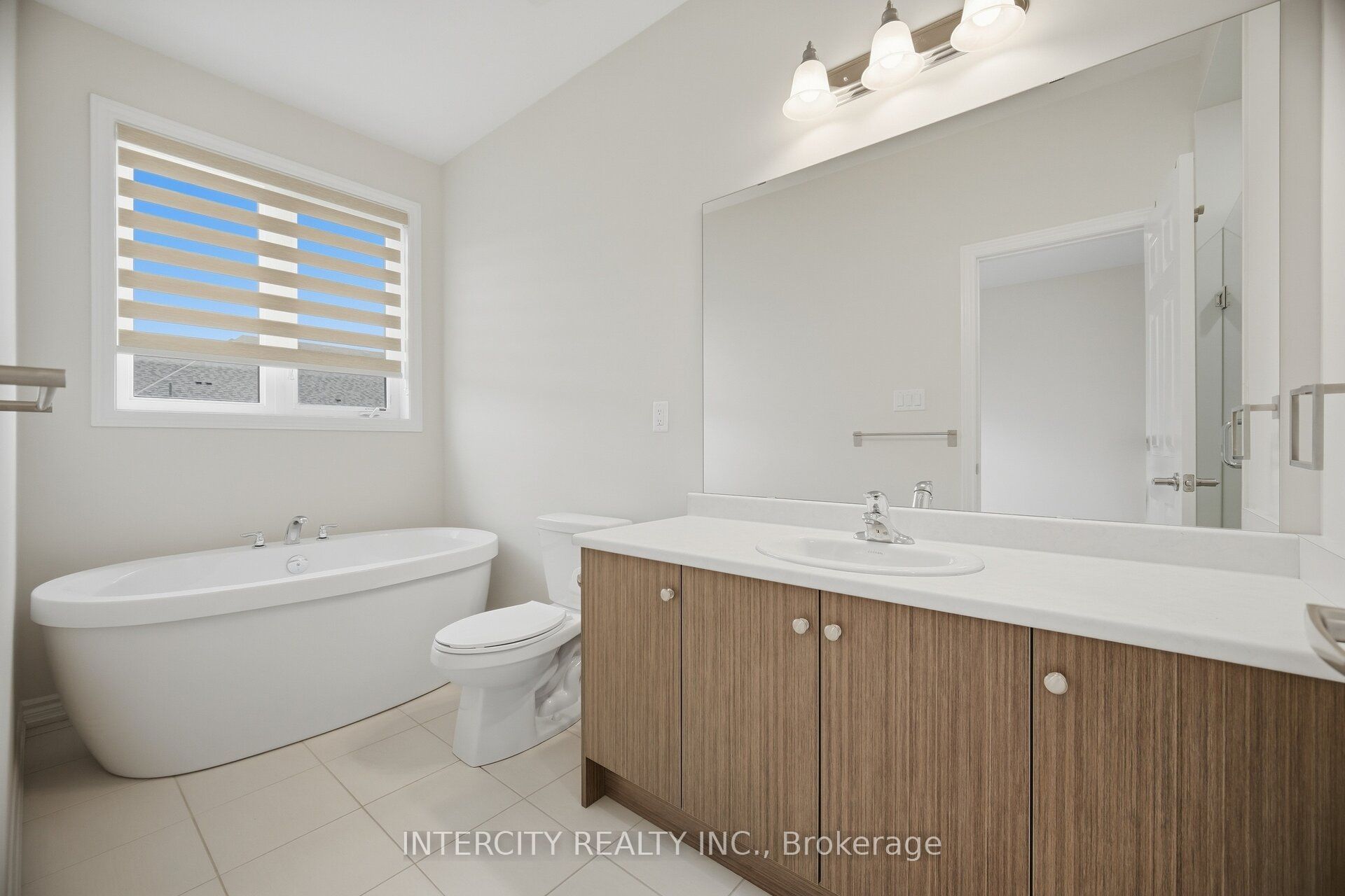 1378 National Common Property Photo 31