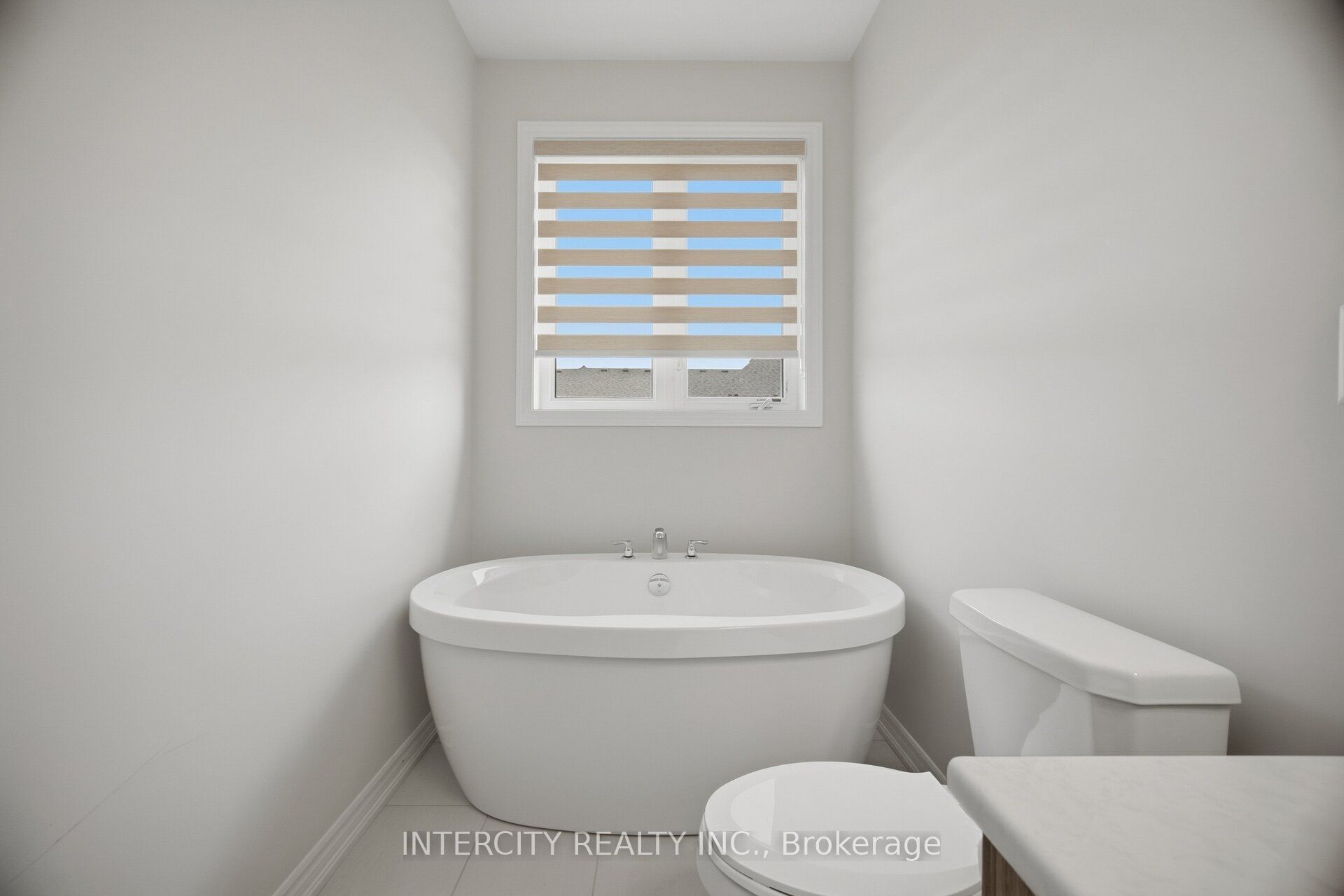 1378 National Common Property Photo 32