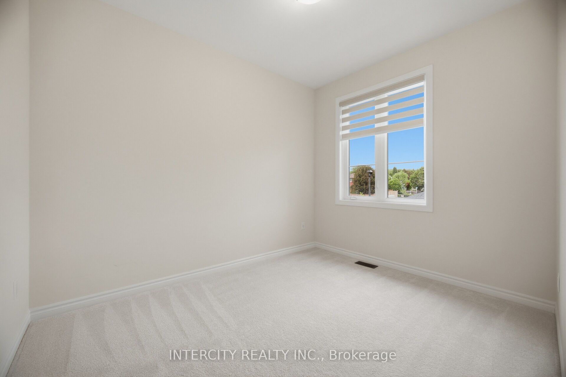 1378 National Common Property Photo 36