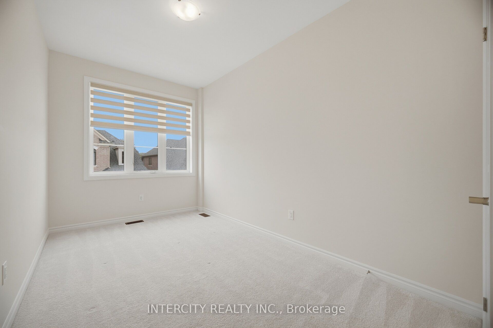 1378 National Common Property Photo 38