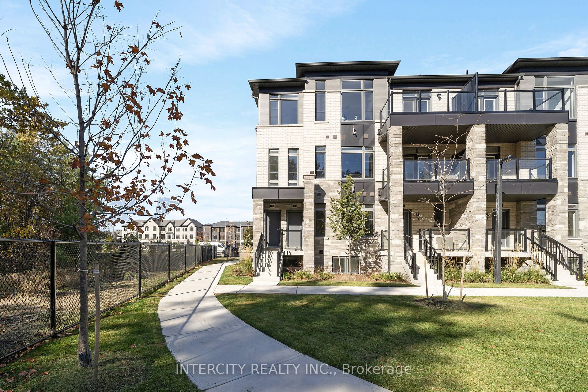 1 Ambition Way 27z Property Photo 1