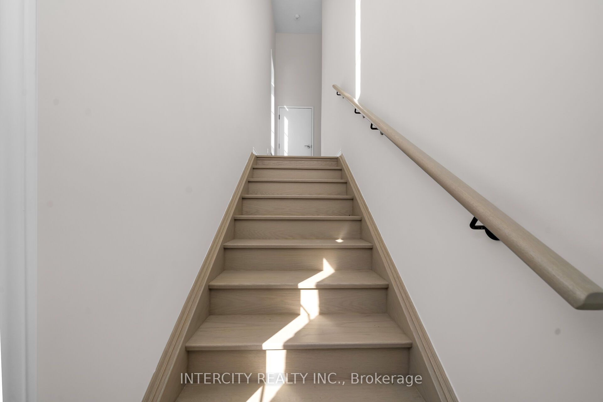 1 Ambition Way 27z Property Photo 3