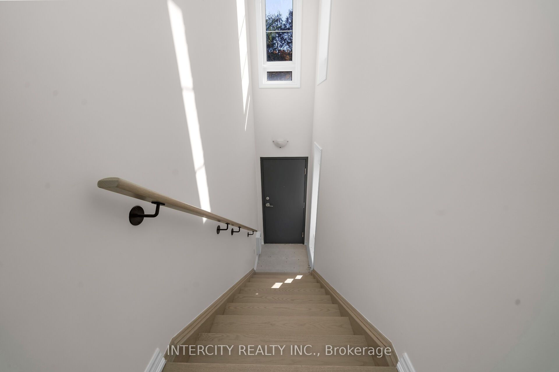 1 Ambition Way 27z Property Photo 4