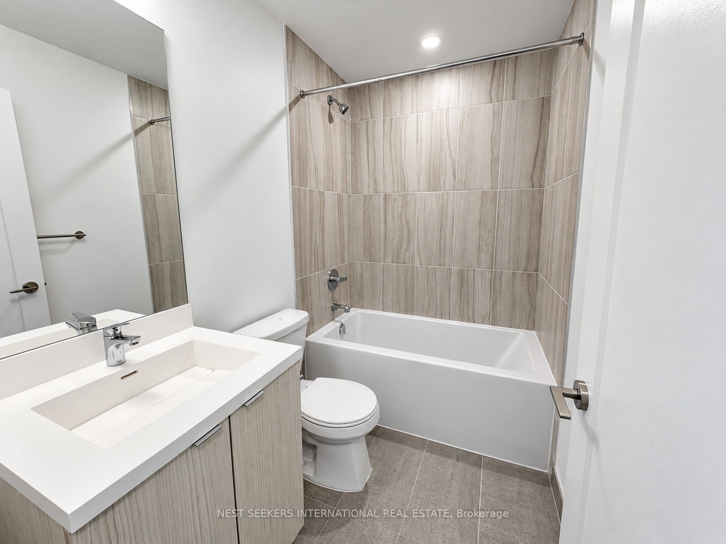 10 Eva Road 207 Property Photo 16