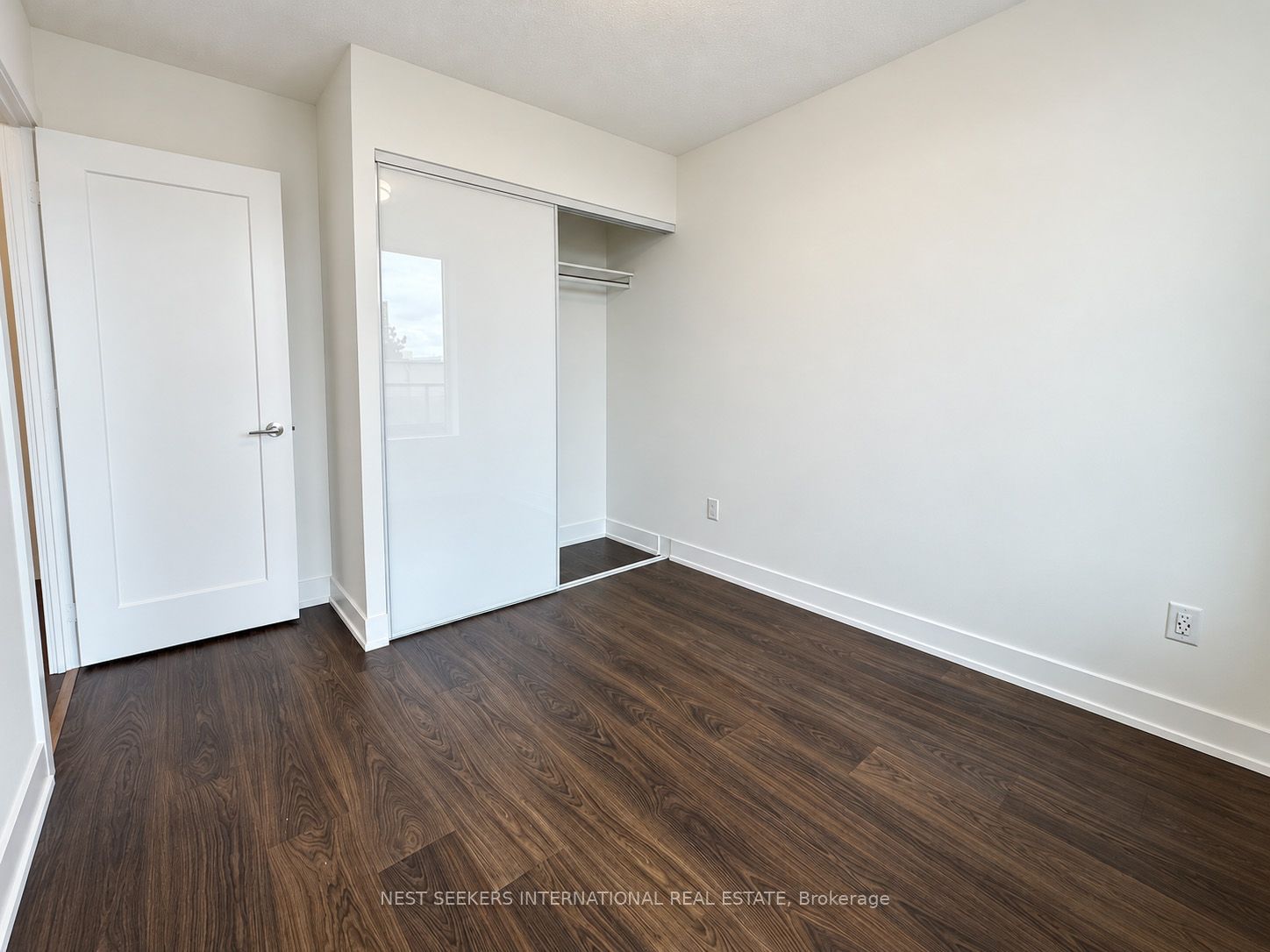 10 Eva Road 207 Property Photo 18
