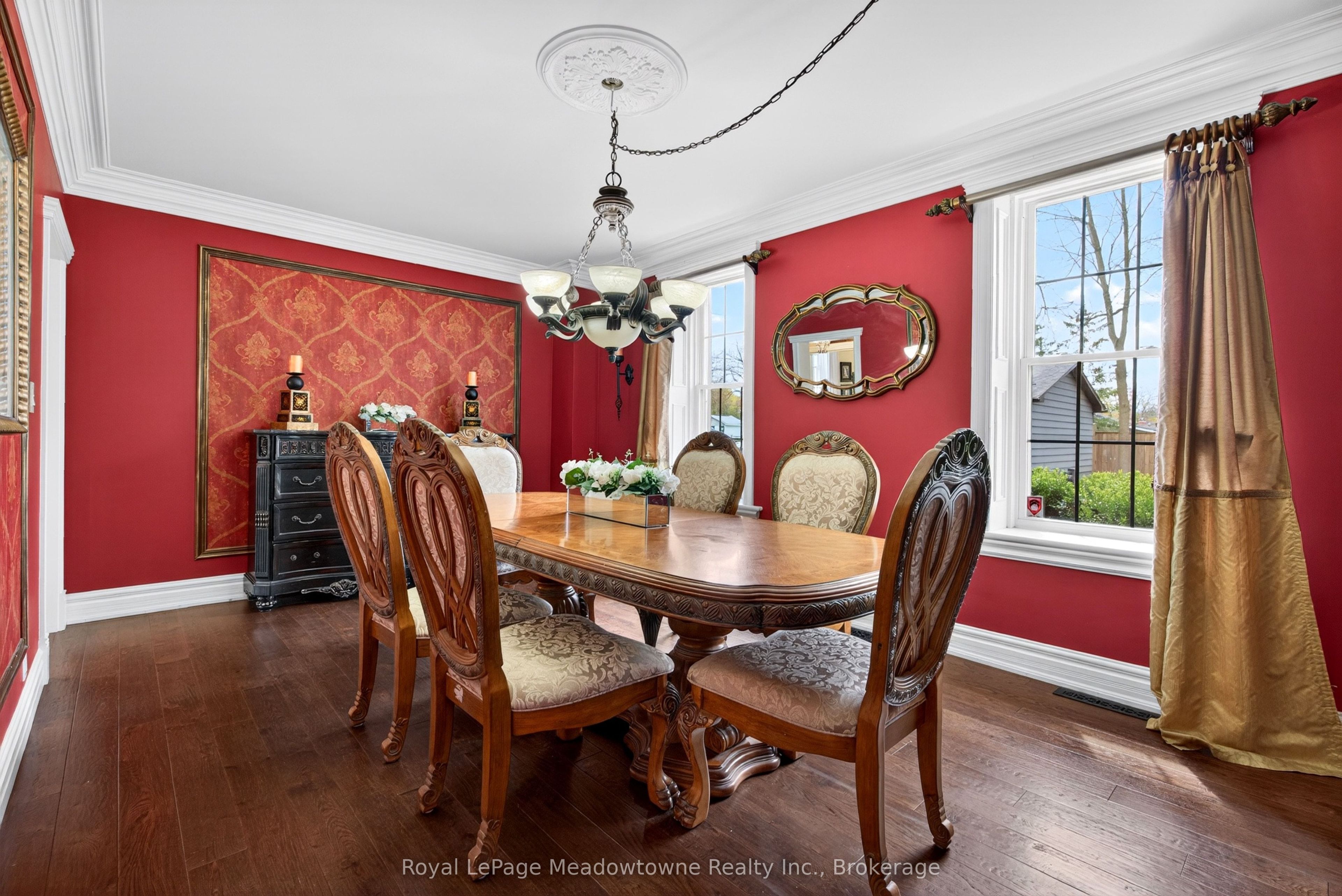 53 Campbell Avenue E Property Photo 13