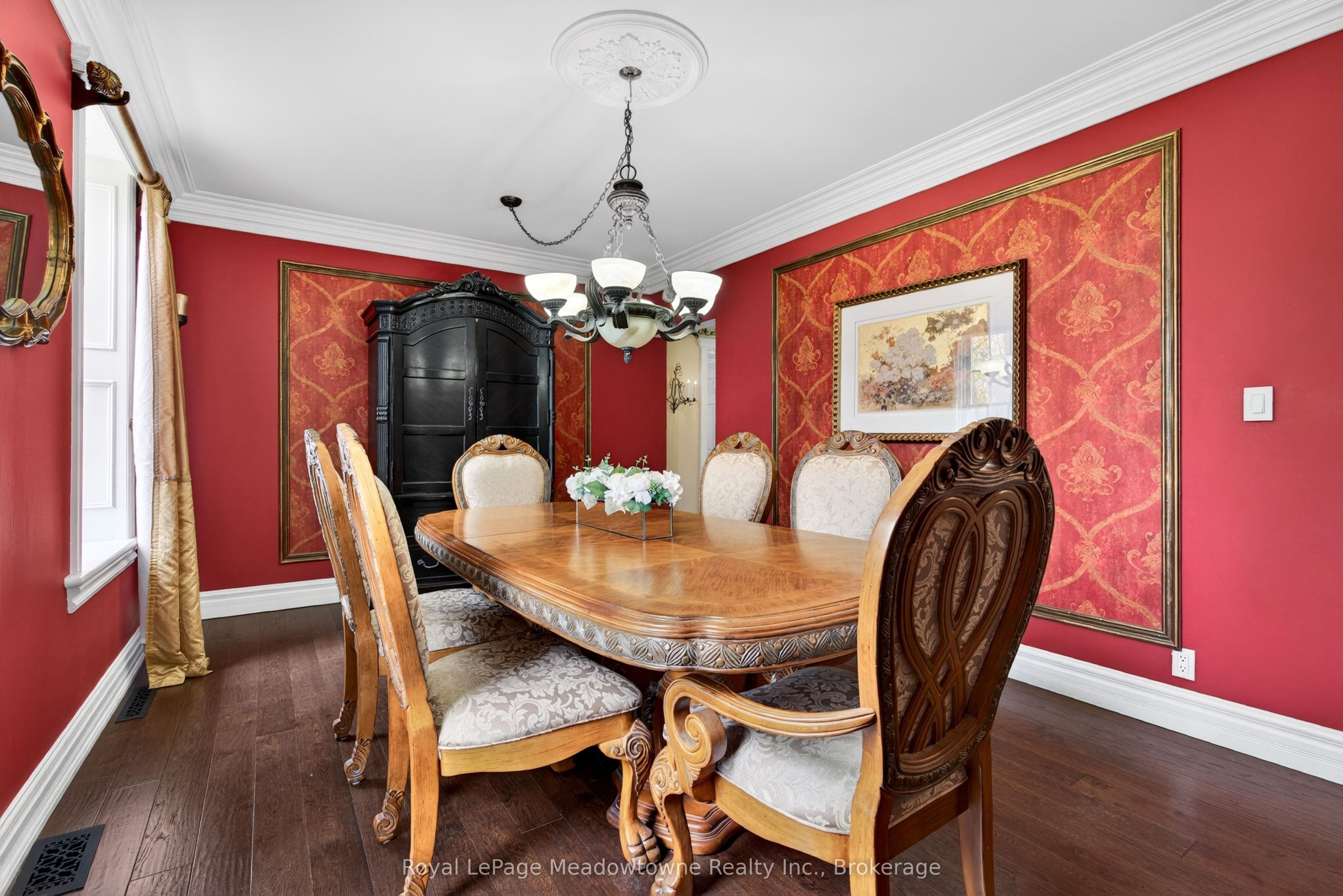 53 Campbell Avenue E Property Photo 14