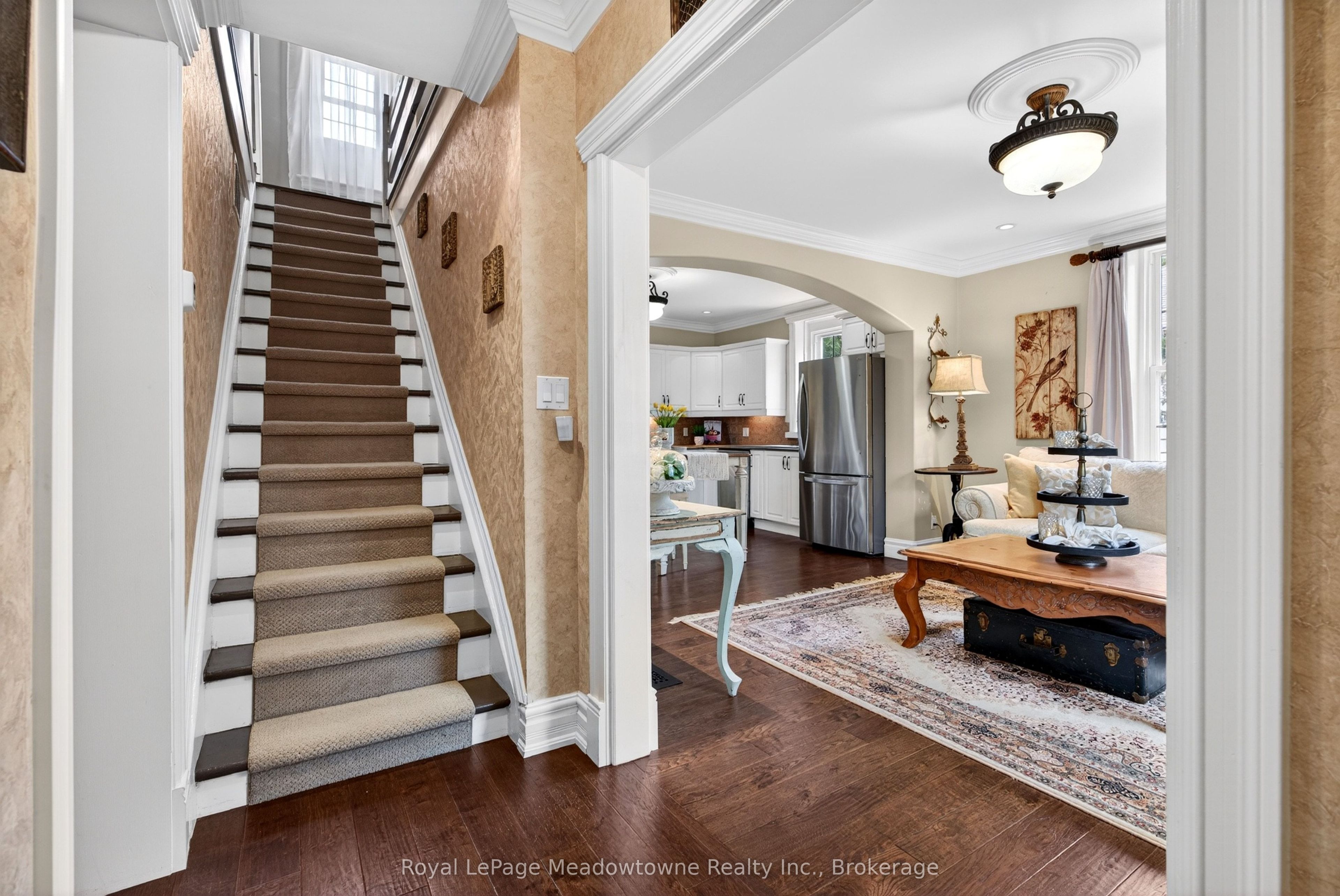 53 Campbell Avenue E Property Photo 23