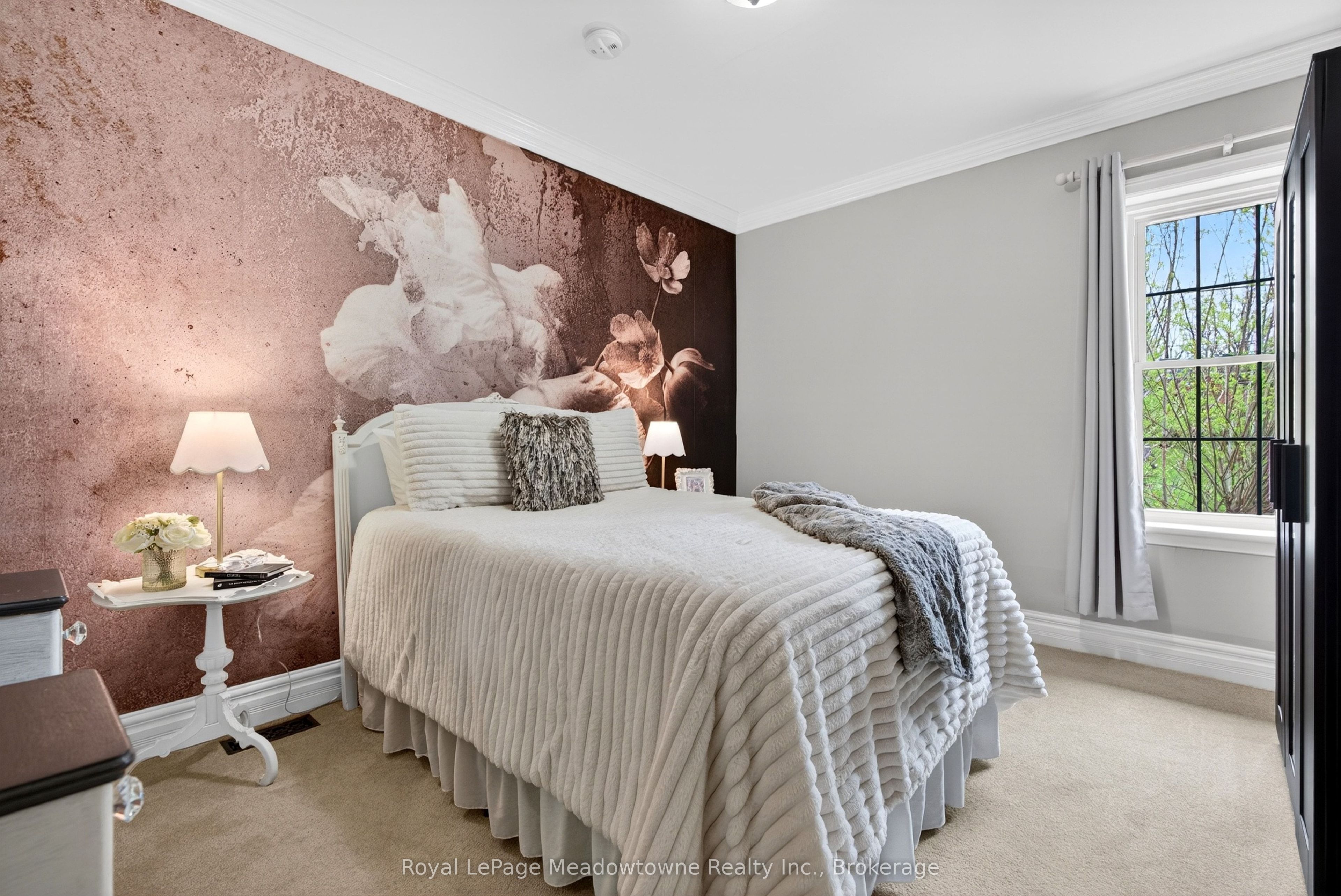 53 Campbell Avenue E Property Photo 27