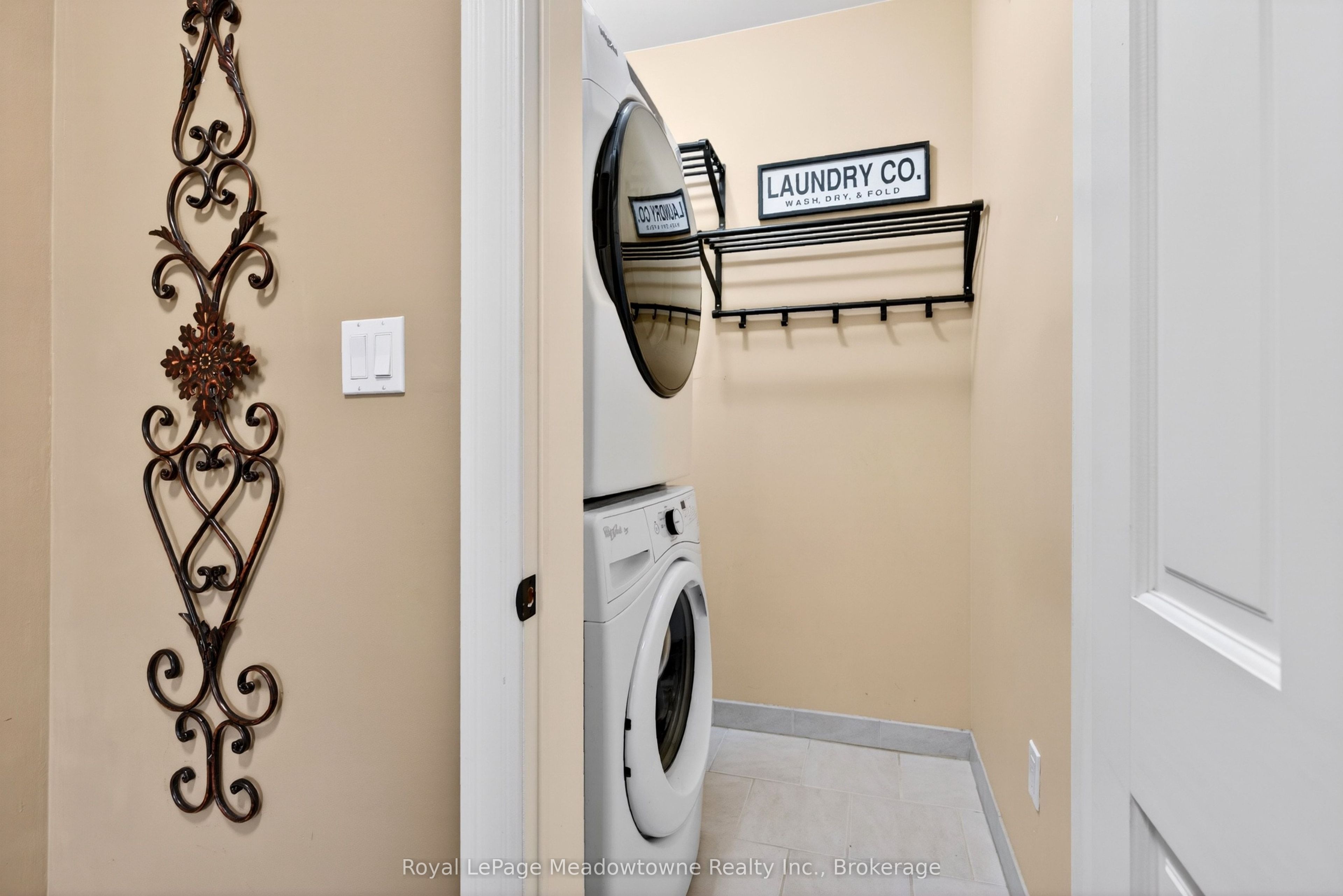53 Campbell Avenue E Property Photo 29