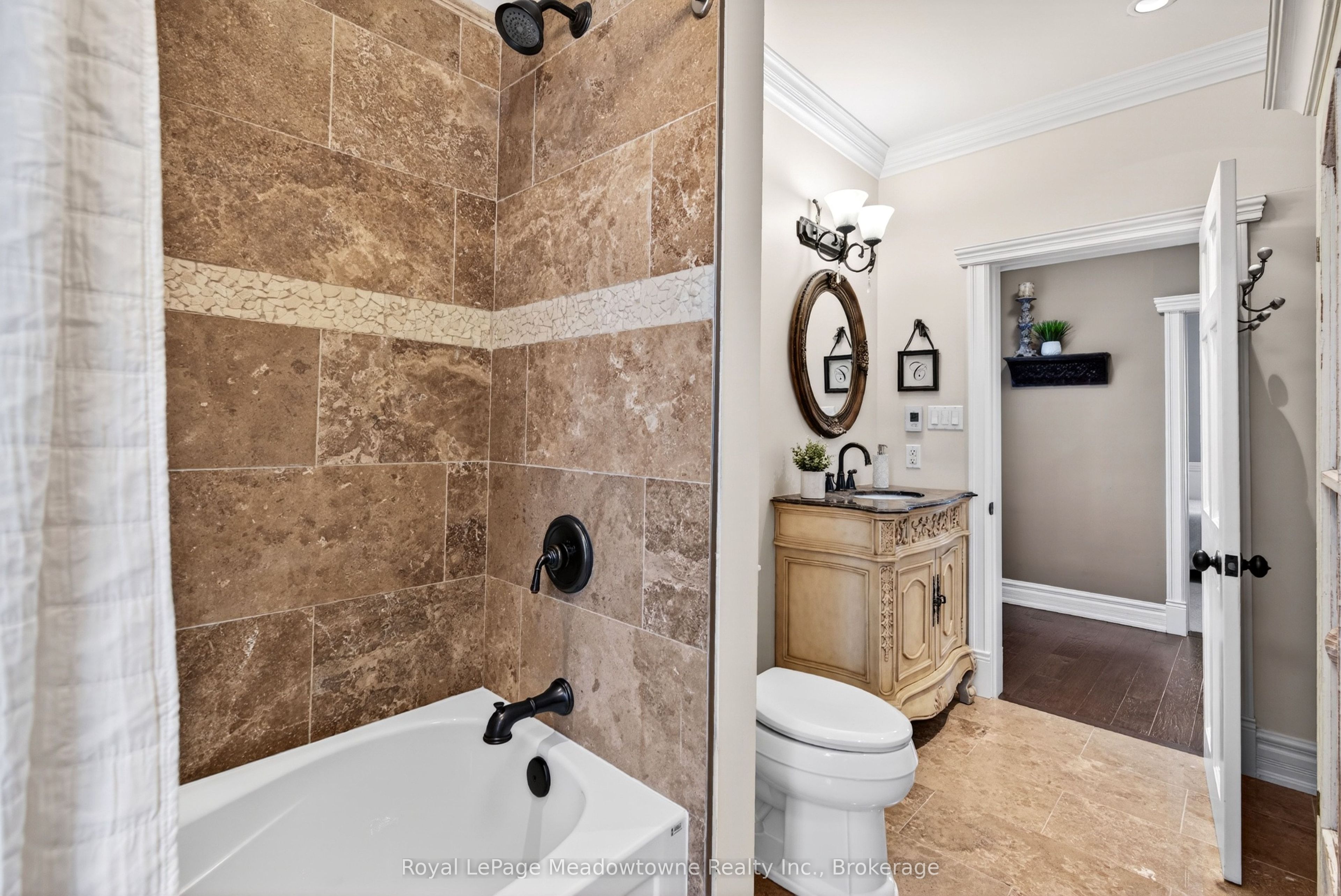 53 Campbell Avenue E Property Photo 31