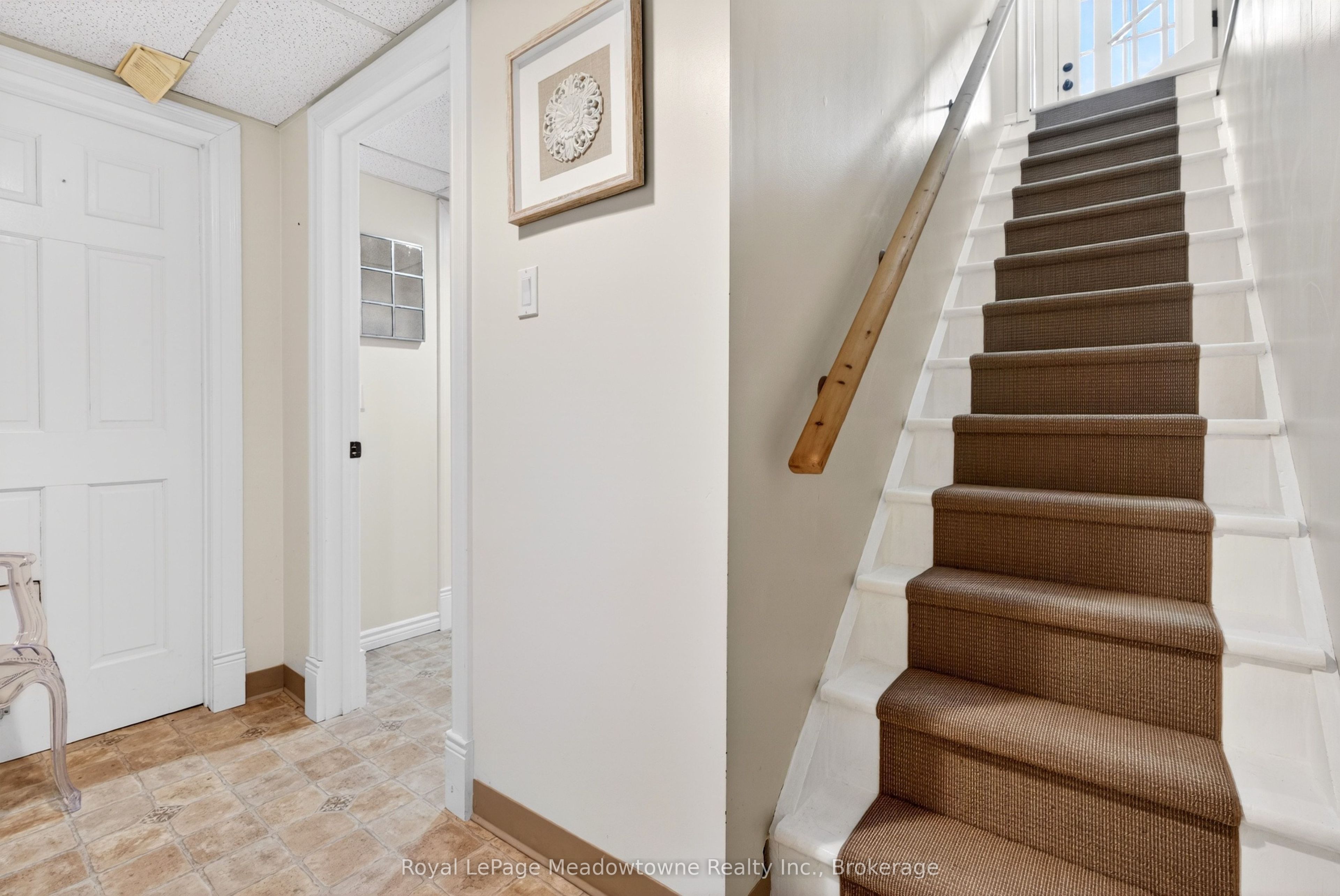 53 Campbell Avenue E Property Photo 32