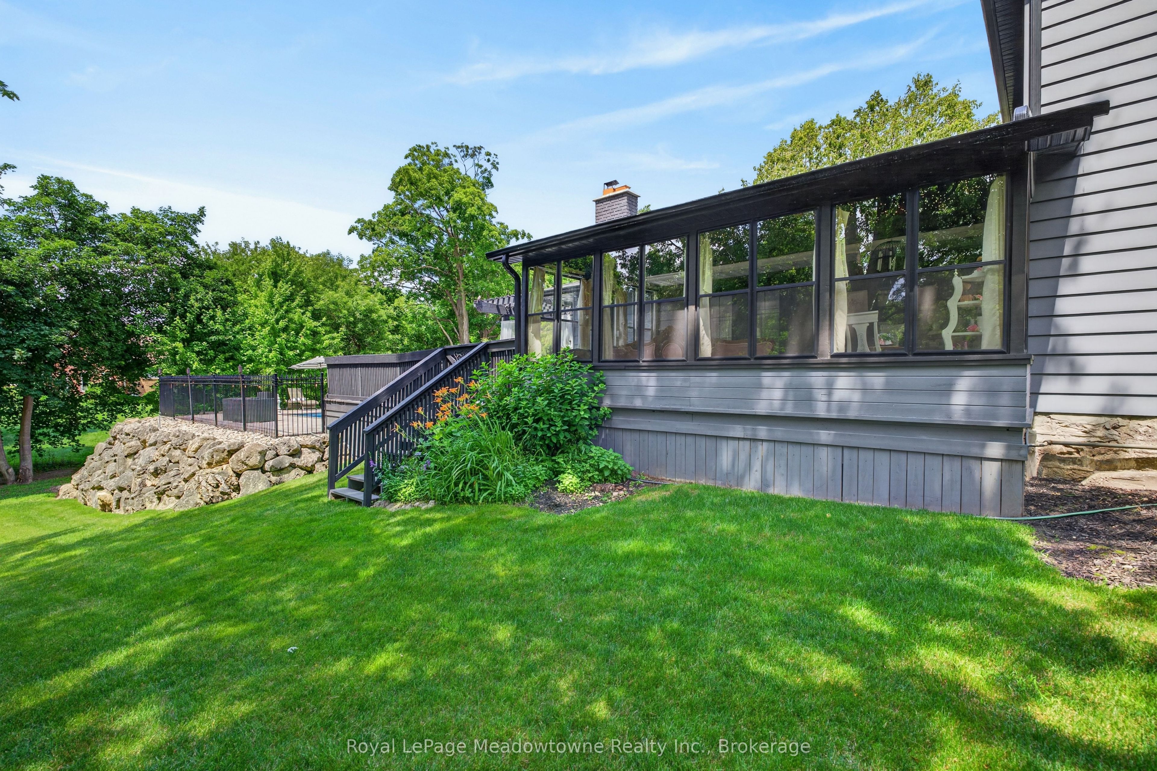 53 Campbell Avenue E Property Photo 44