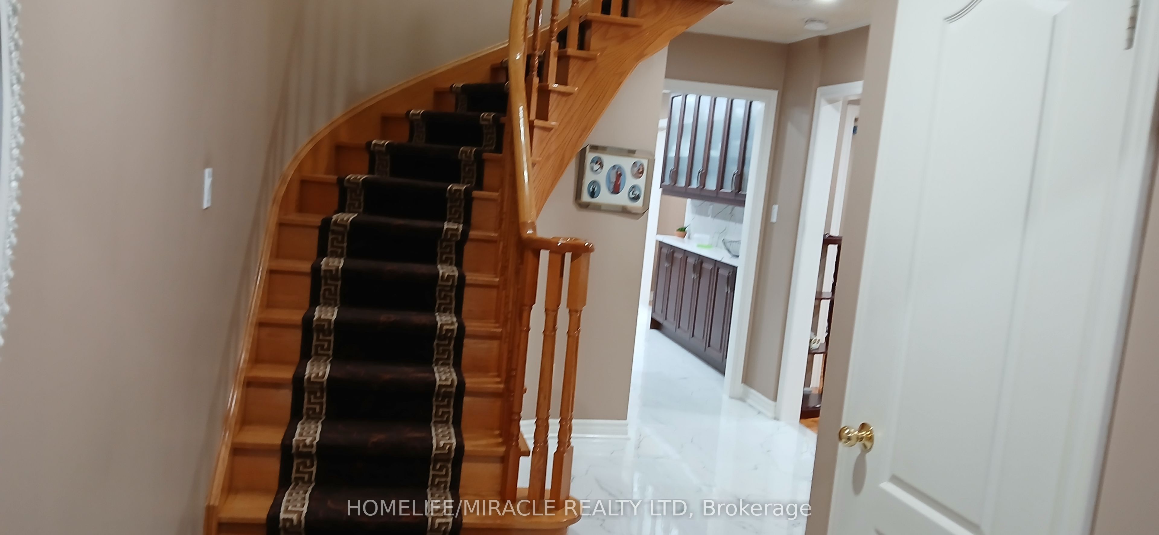 97 Wildberry Crescent Property Photo 12