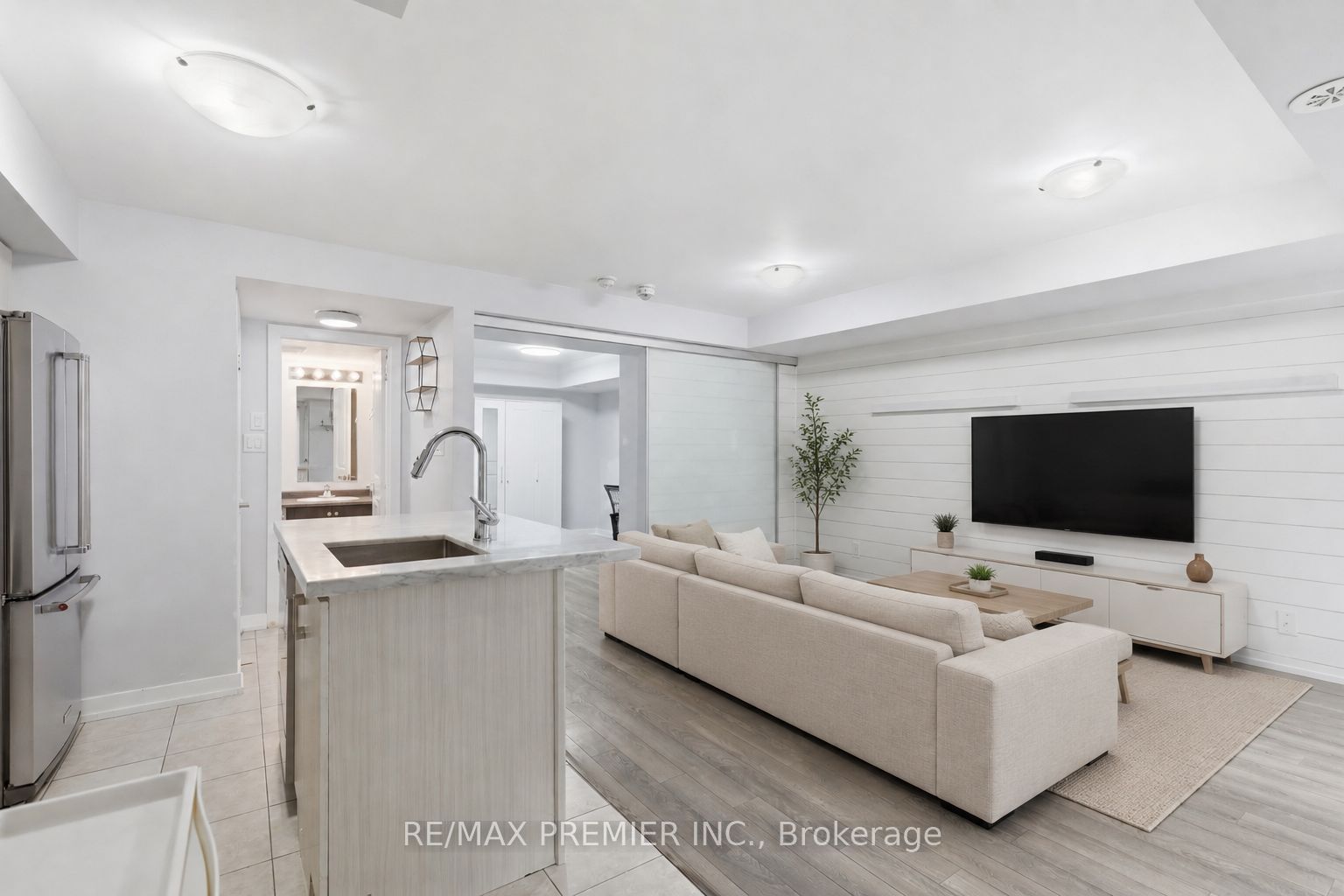 2315 Sheppard Avenue W 44 Property Photo 2