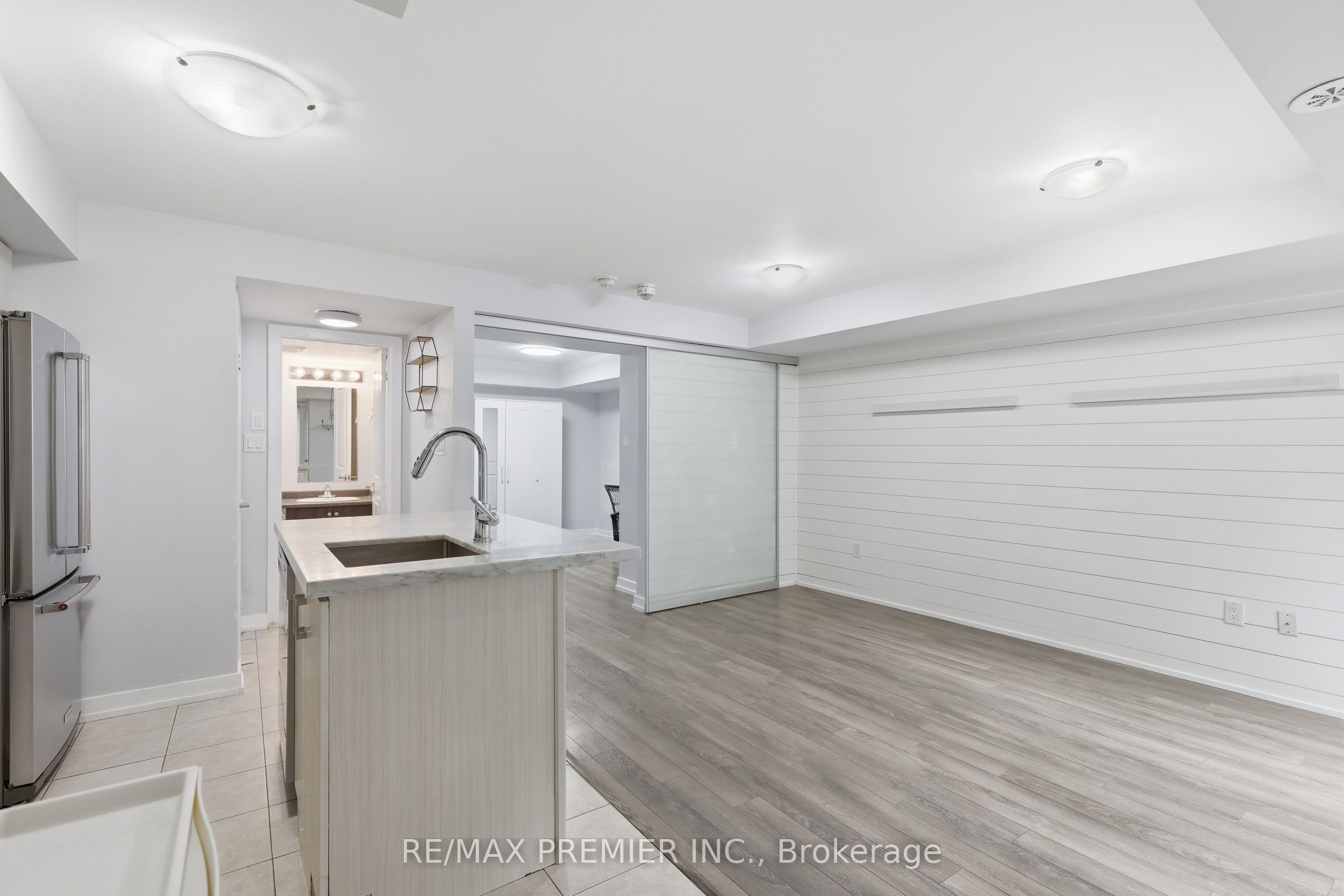 2315 Sheppard Avenue W 44 Property Photo 3