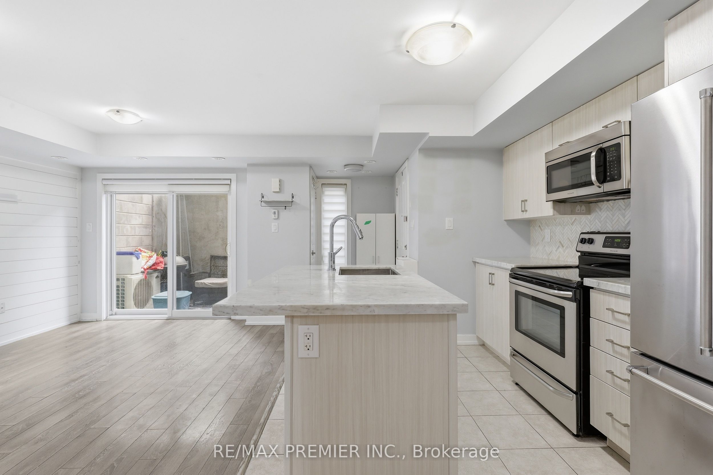 2315 Sheppard Avenue W 44 Property Photo 5
