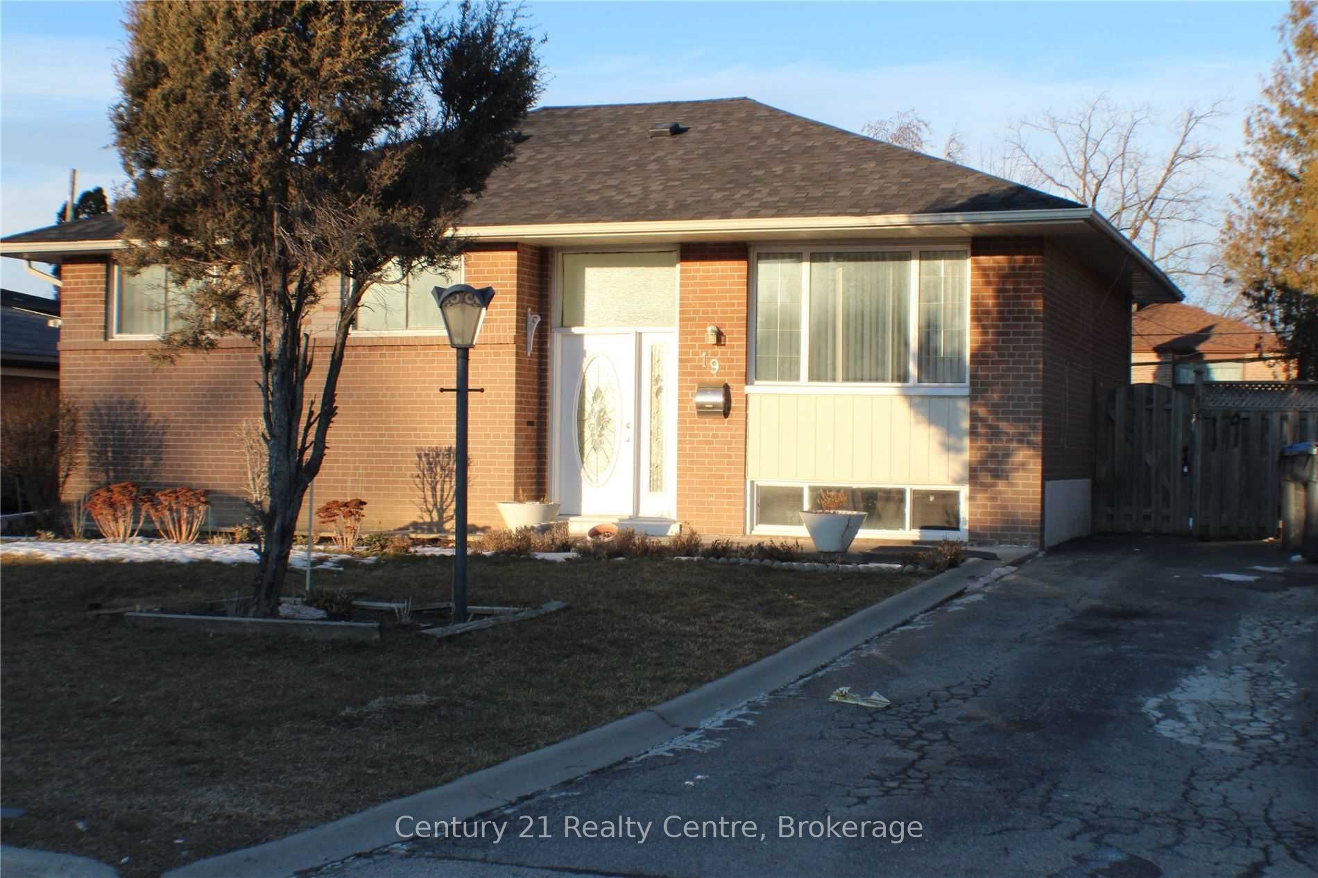 19 Athlone Avenue Upper Lvl Property Photo 1