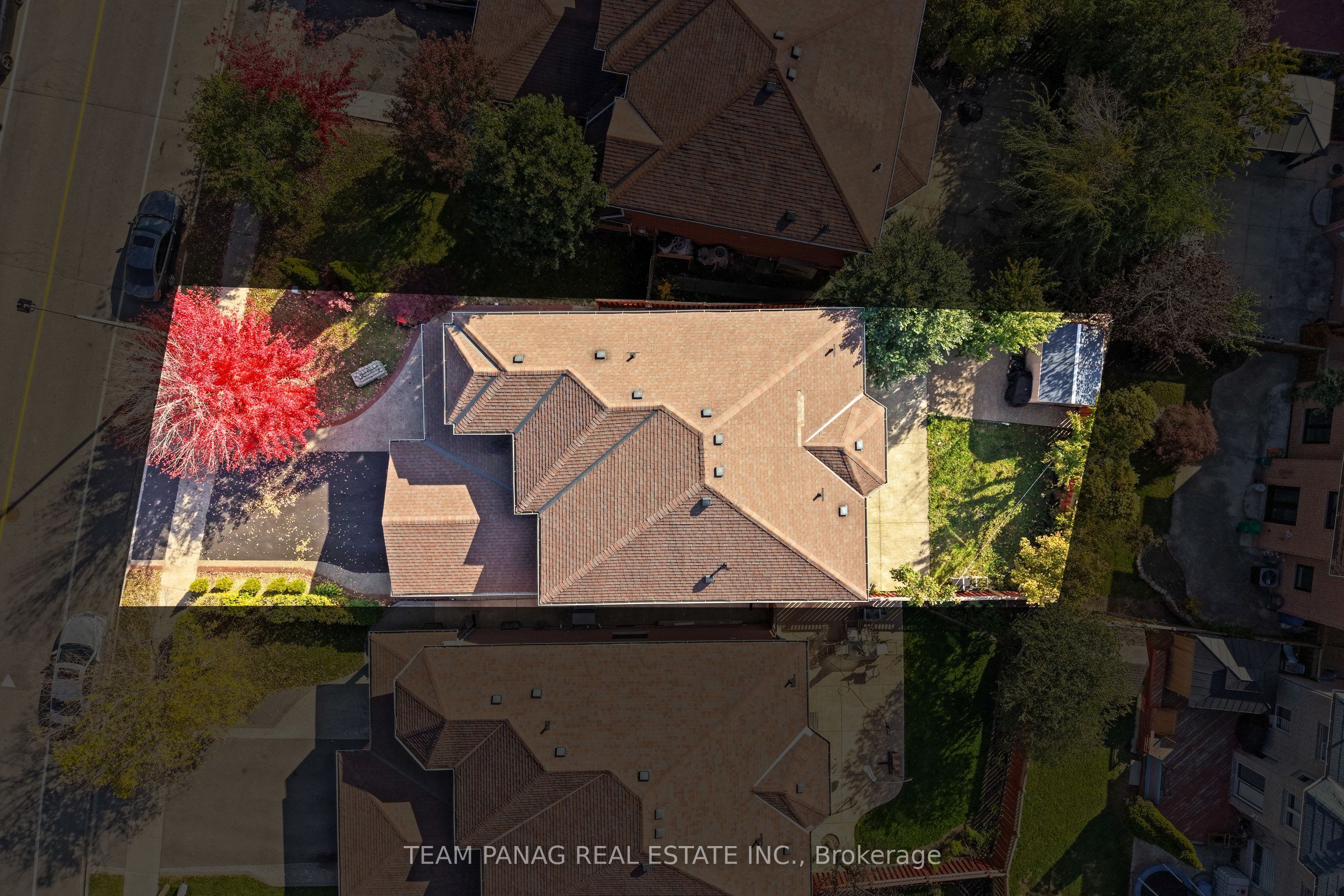 202 Fernforest Drive Property Photo 2