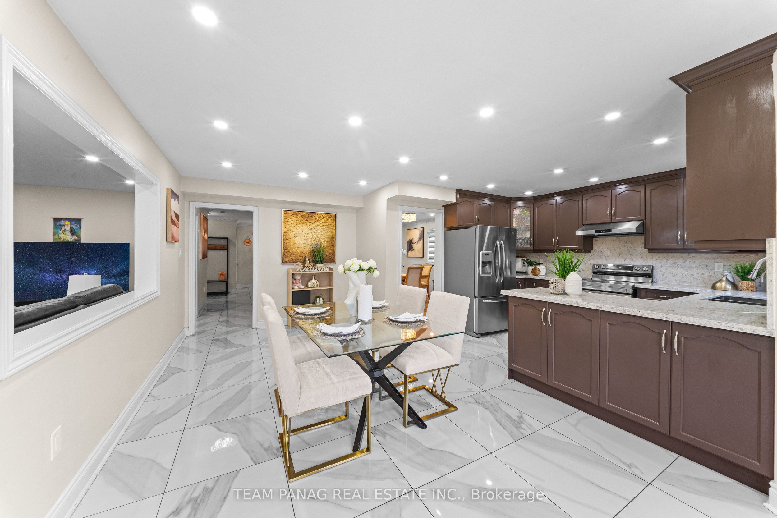 202 Fernforest Drive Property Photo 17