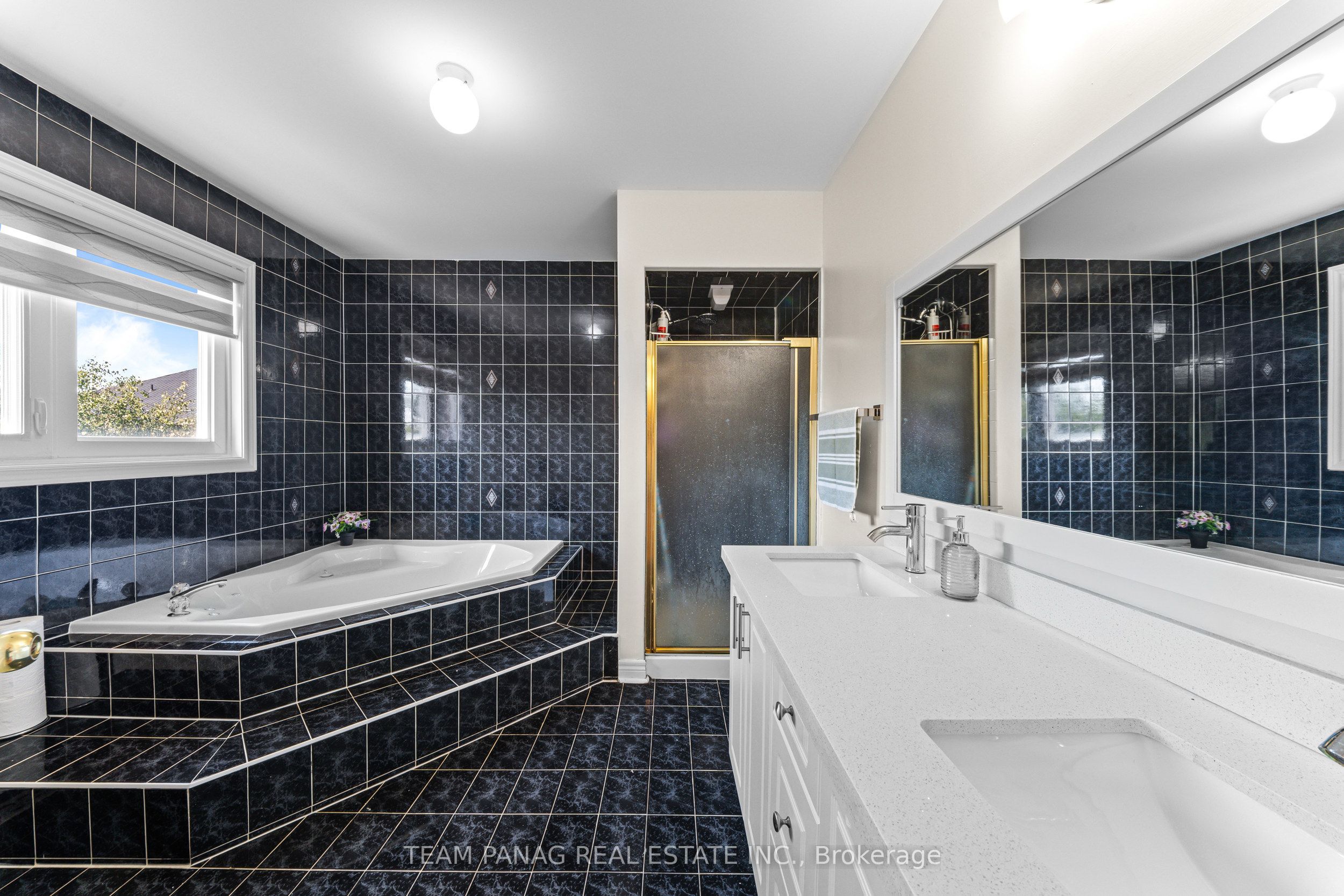 202 Fernforest Drive Property Photo 28