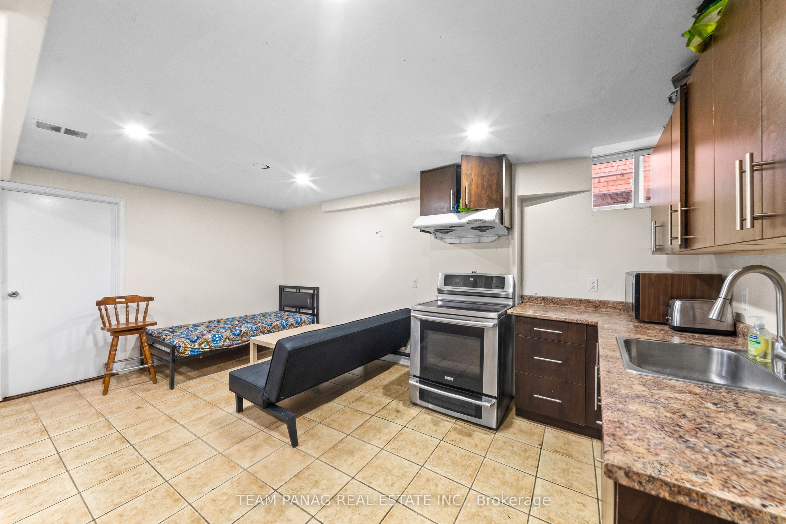 202 Fernforest Drive Property Photo 44