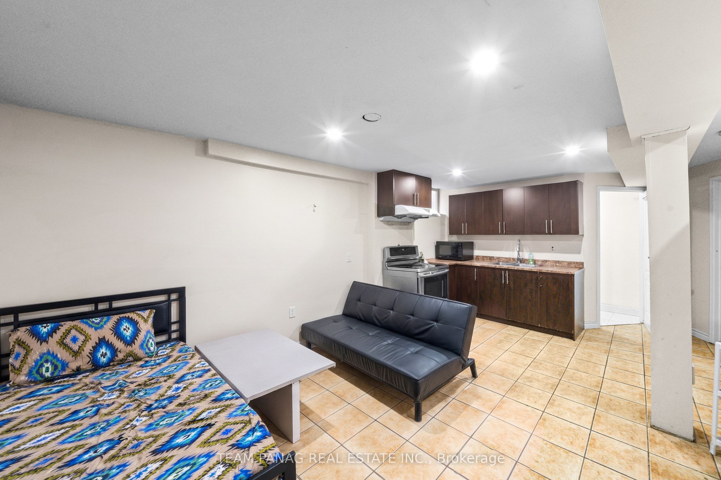 202 Fernforest Drive Property Photo 45