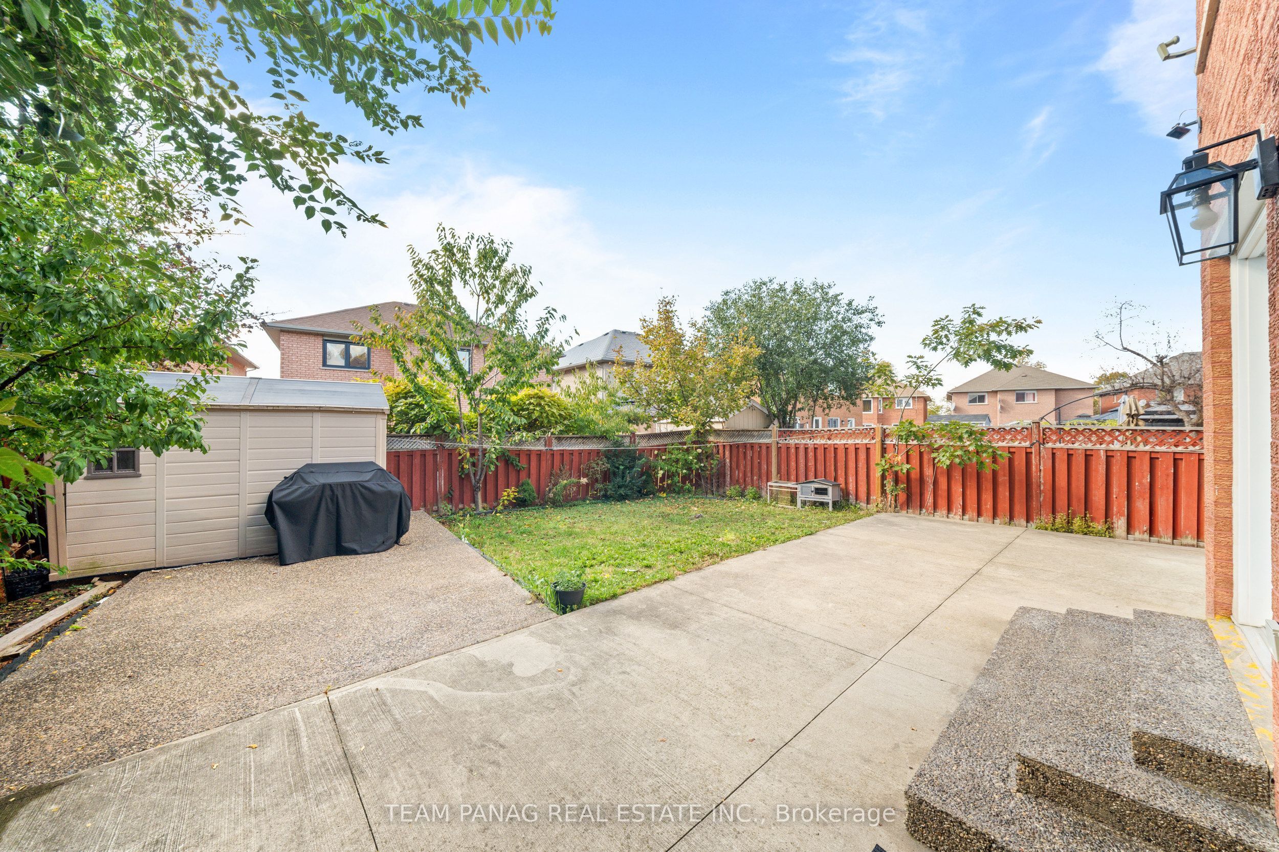 202 Fernforest Drive Property Photo 49