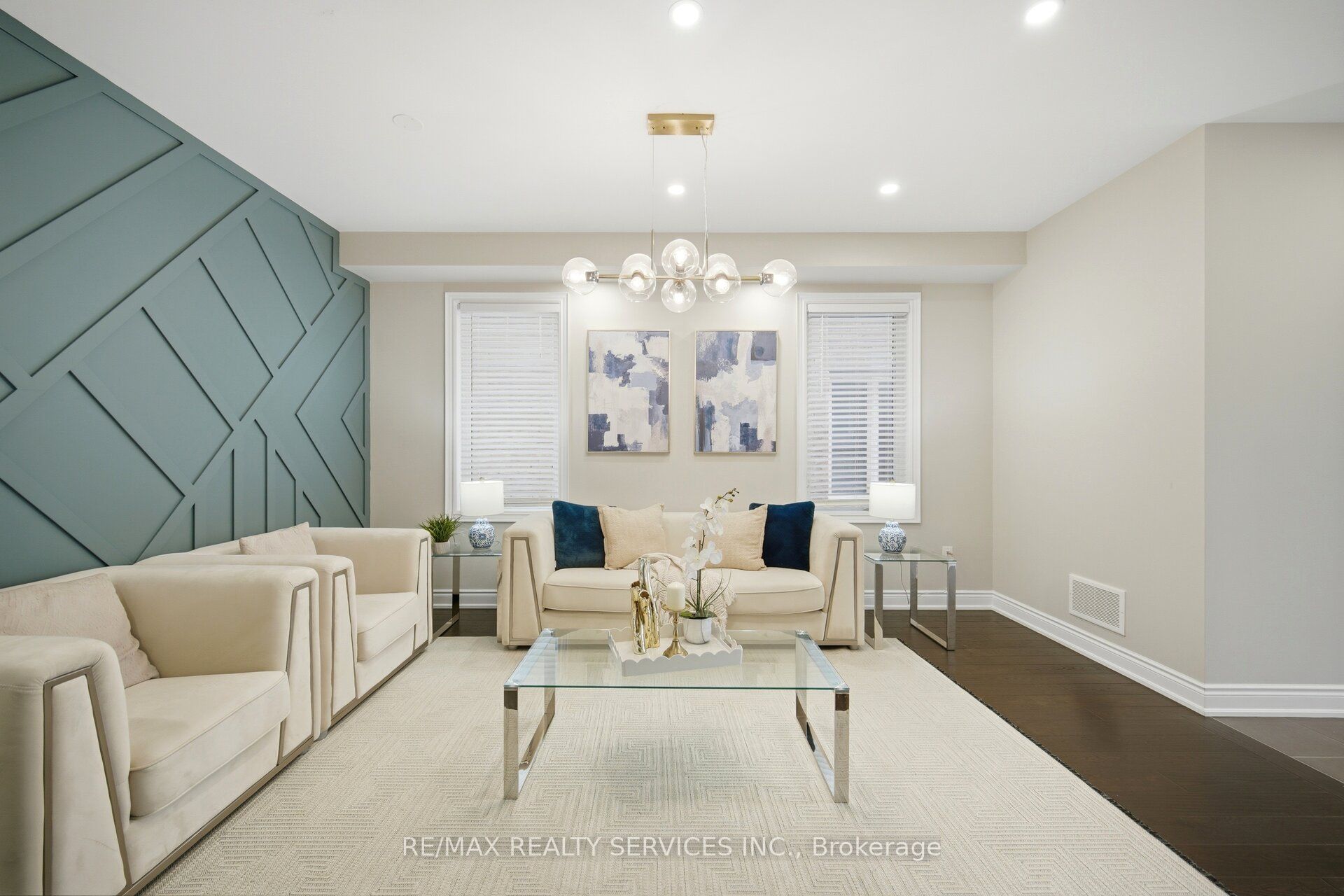 152 Newhouse Boulevard Property Photo 9