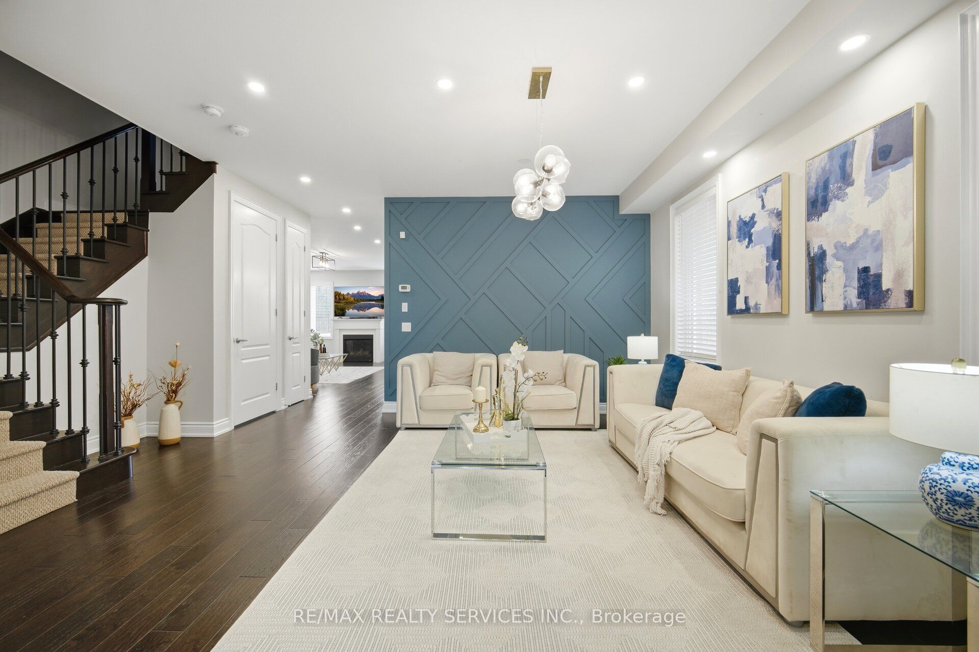 152 Newhouse Boulevard Property Photo 10