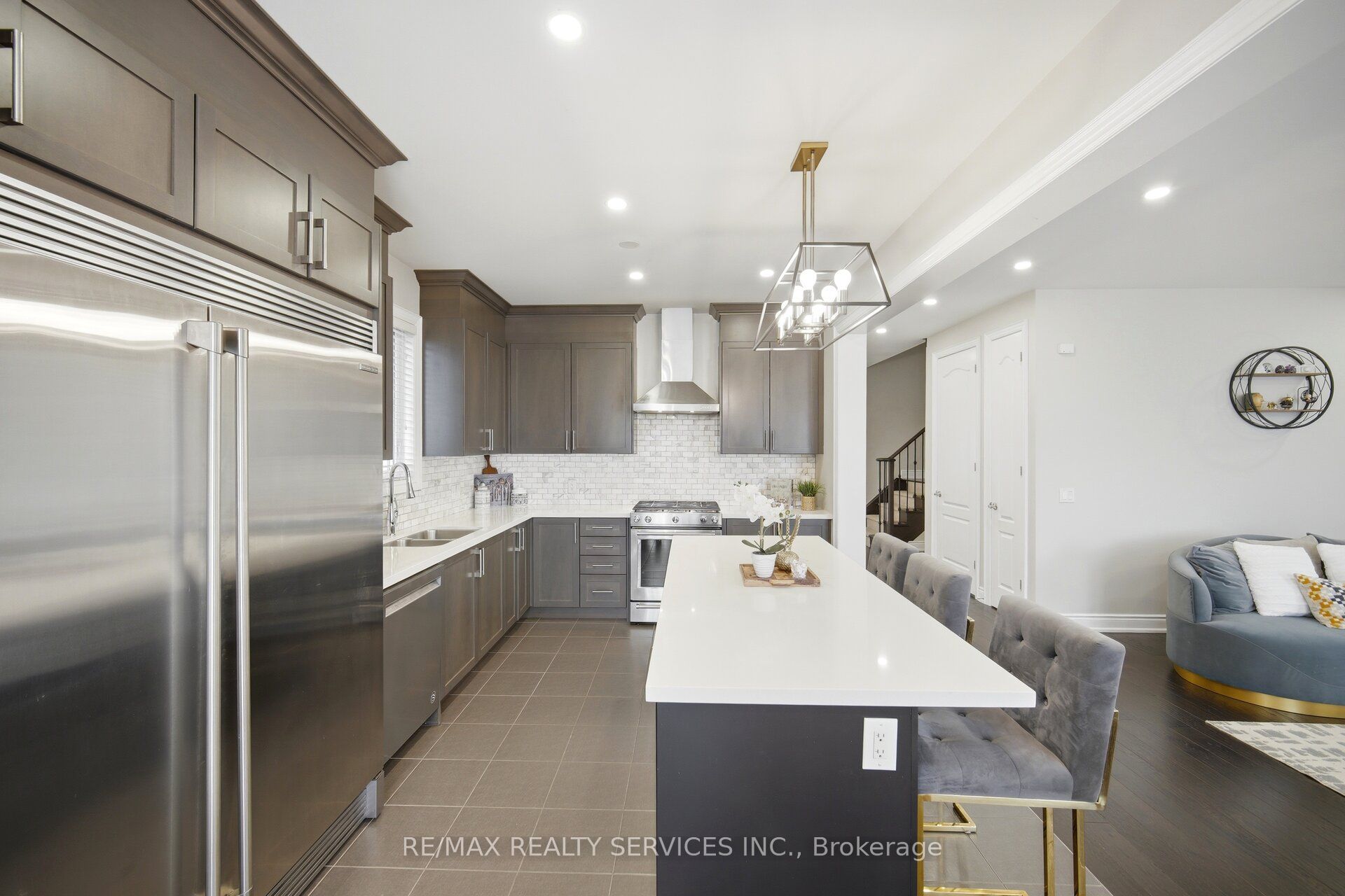 152 Newhouse Boulevard Property Photo 11
