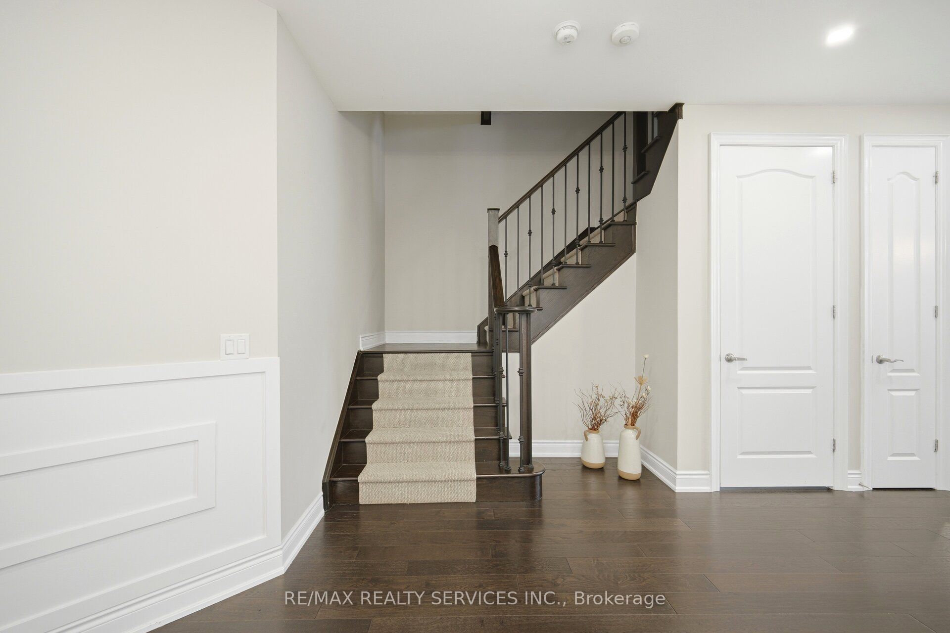 152 Newhouse Boulevard Property Photo 18