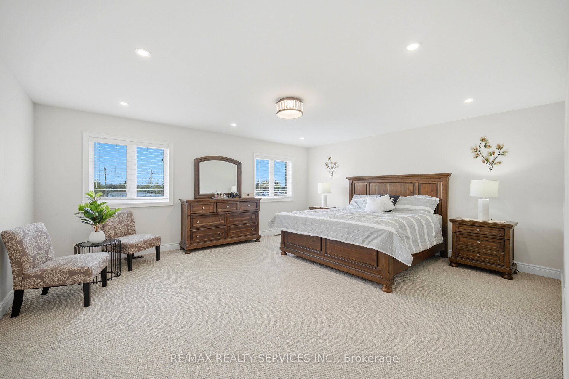 152 Newhouse Boulevard Property Photo 20