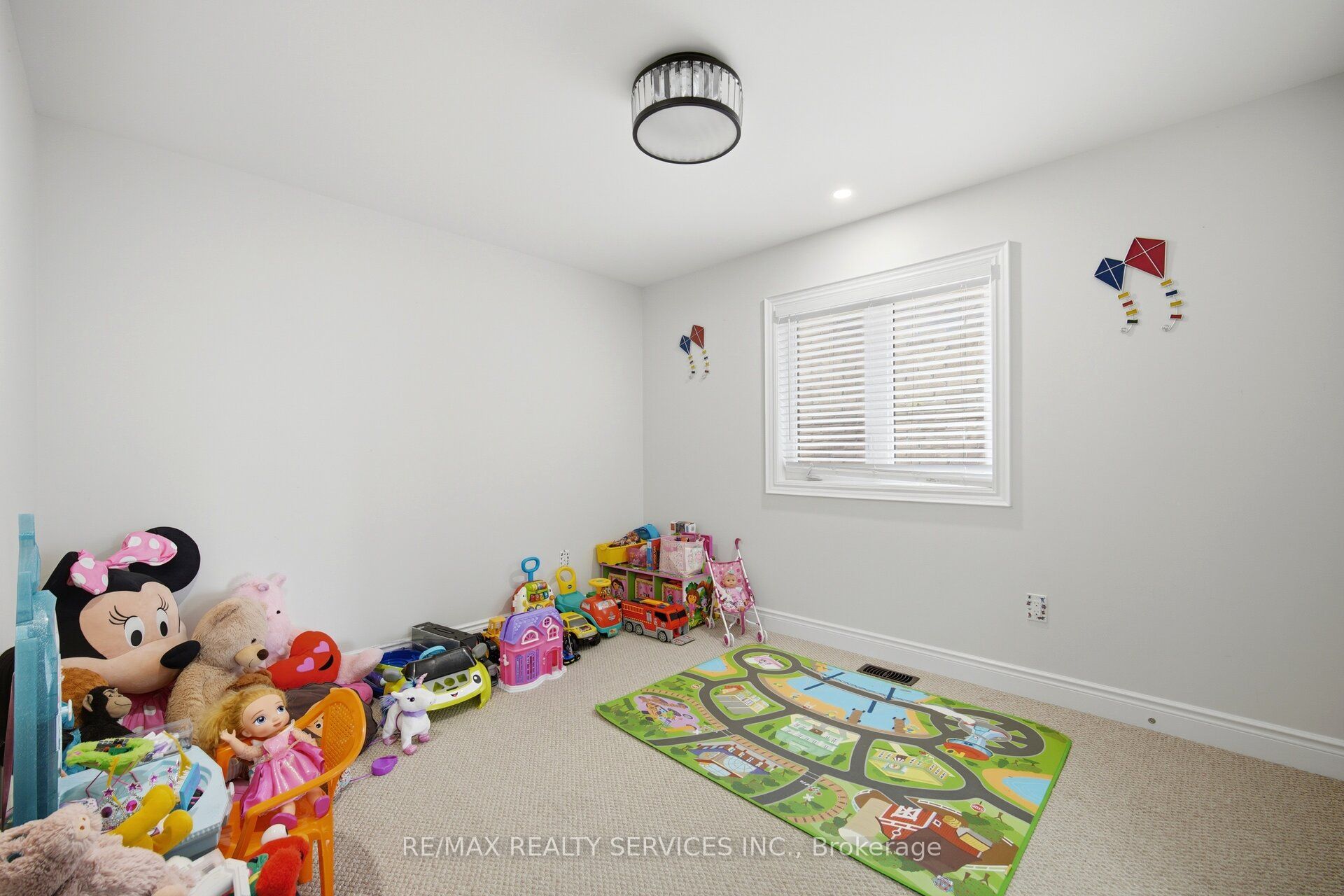 152 Newhouse Boulevard Property Photo 29
