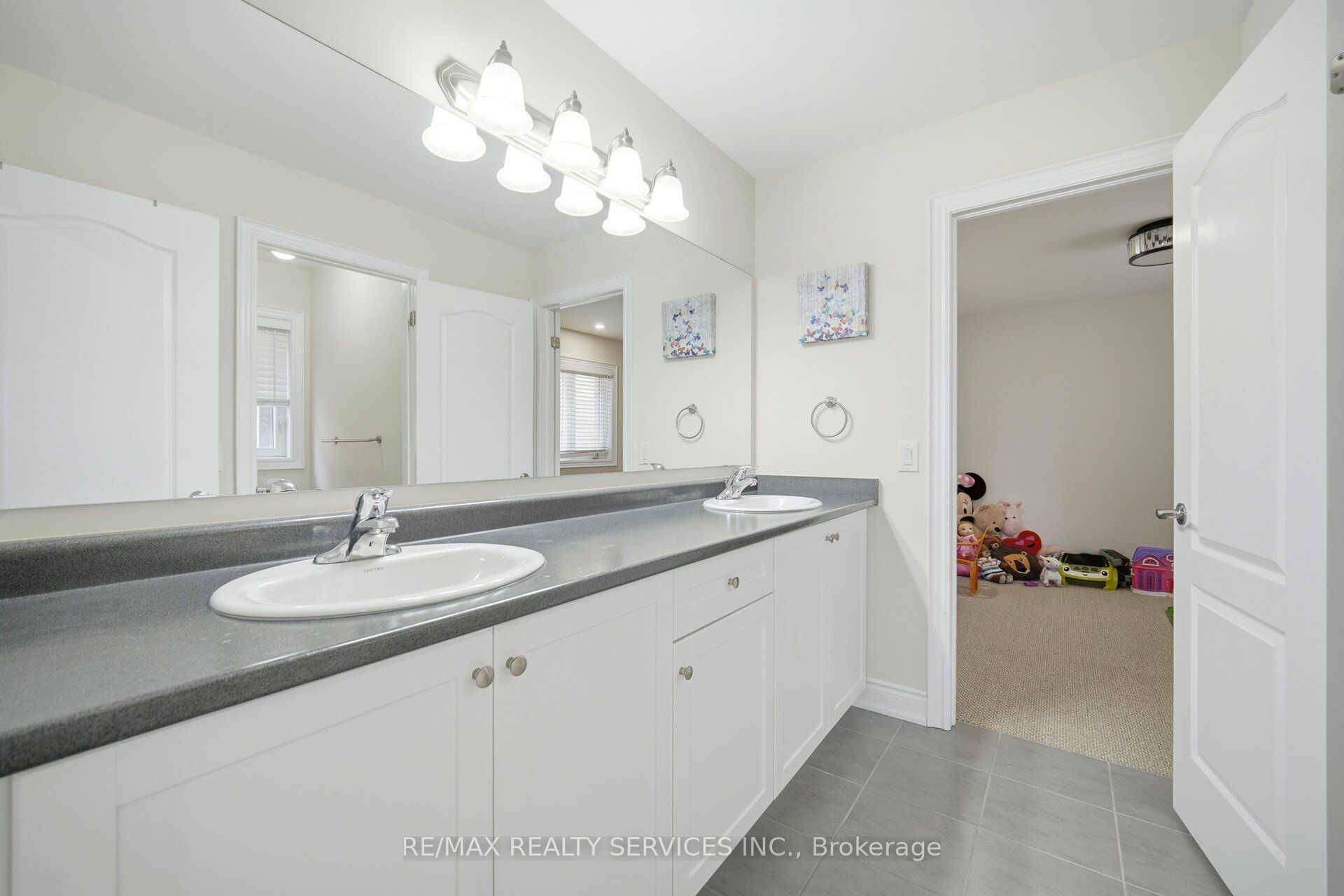 152 Newhouse Boulevard Property Photo 30